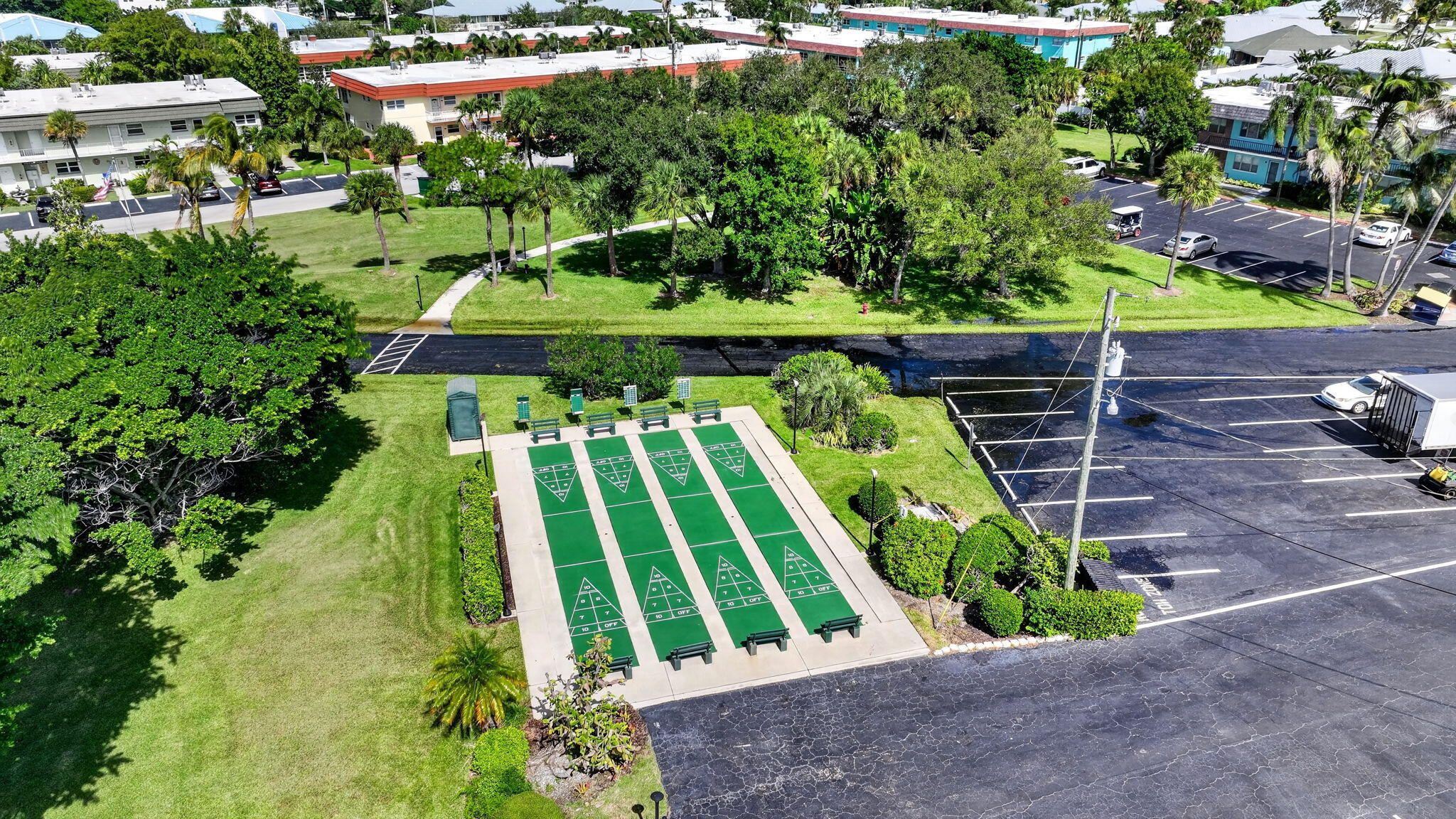 The Colonnades puts you right in the middle of island life