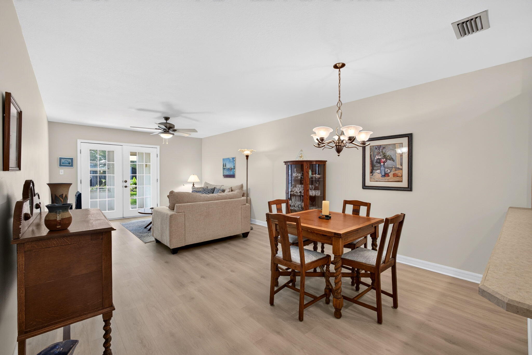Open sightlines create an easy, comfortable flow
