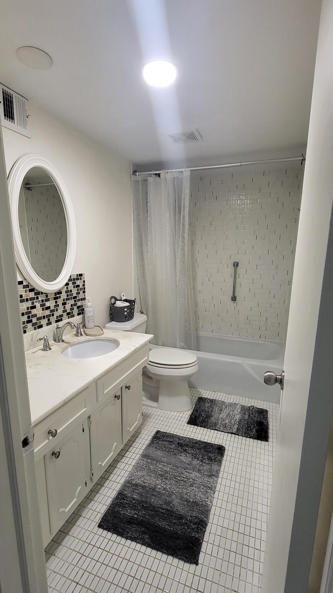 2nd bathroom