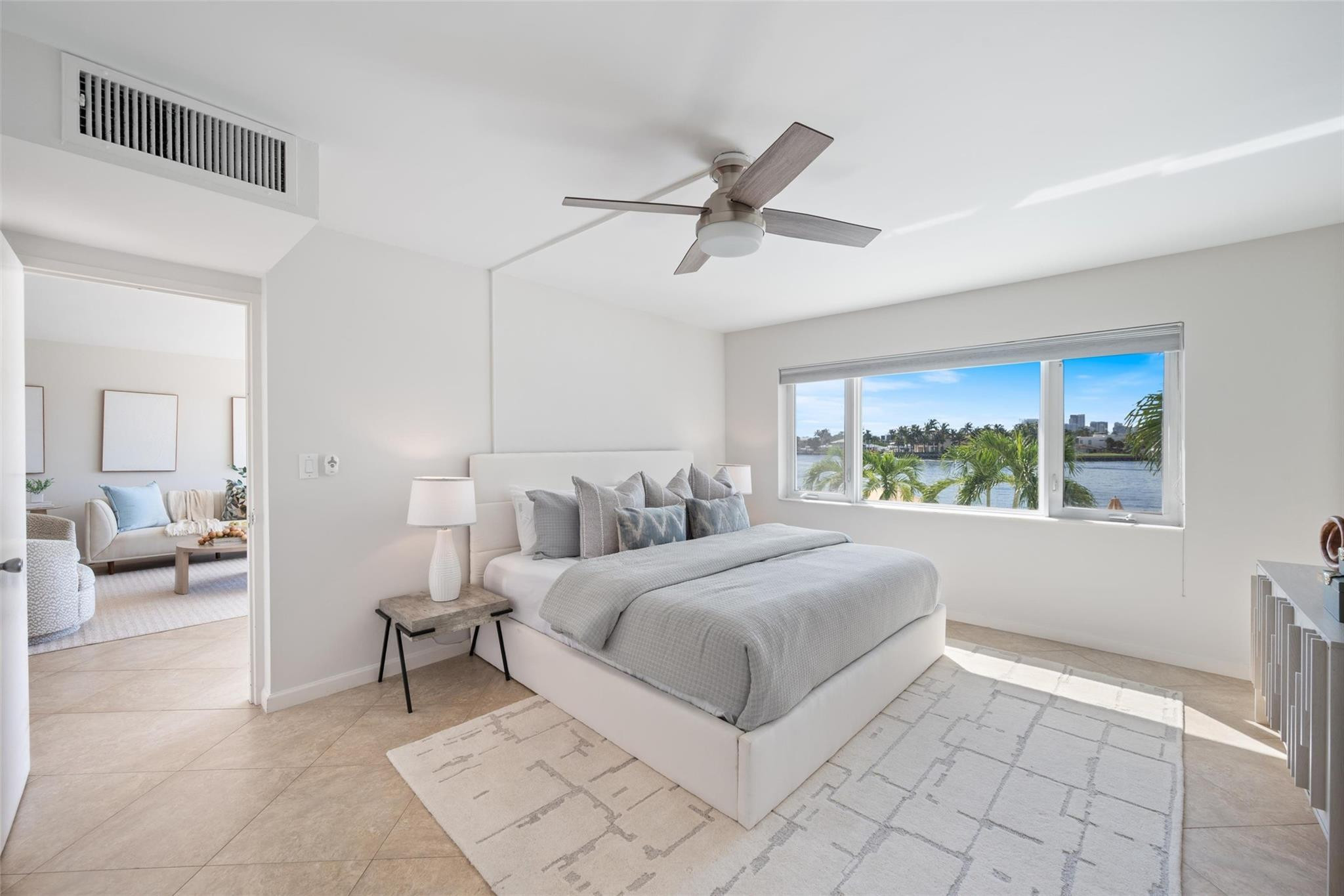 215 N Birch Road, #2b, Fort Lauderdale, FL 33304