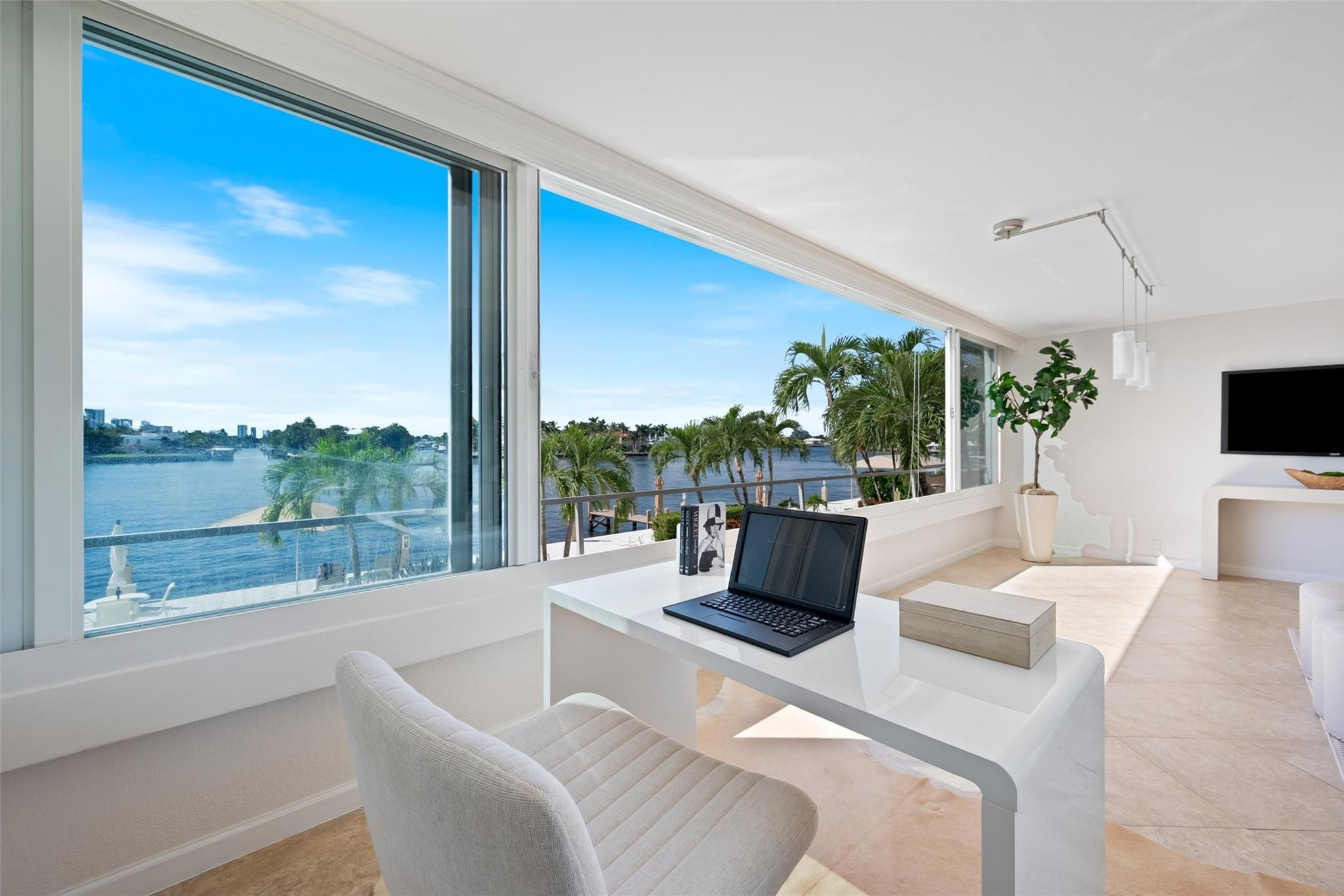 215 N Birch Road, #2b, Fort Lauderdale, FL 33304 215 N Birch Road, #2b, Fort Lauderdale, FL 33304