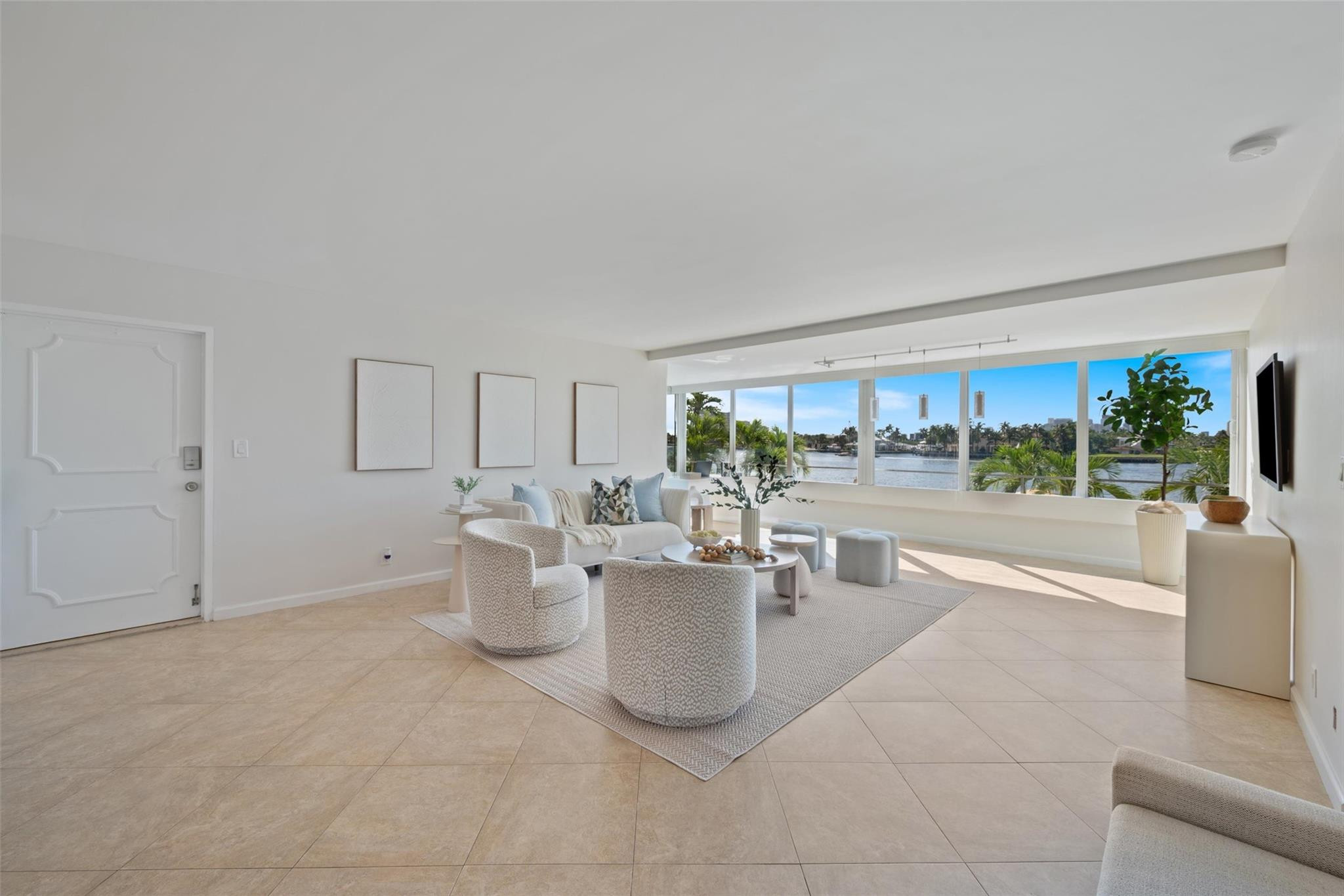 215 N Birch Road, #2b, Fort Lauderdale, FL 33304