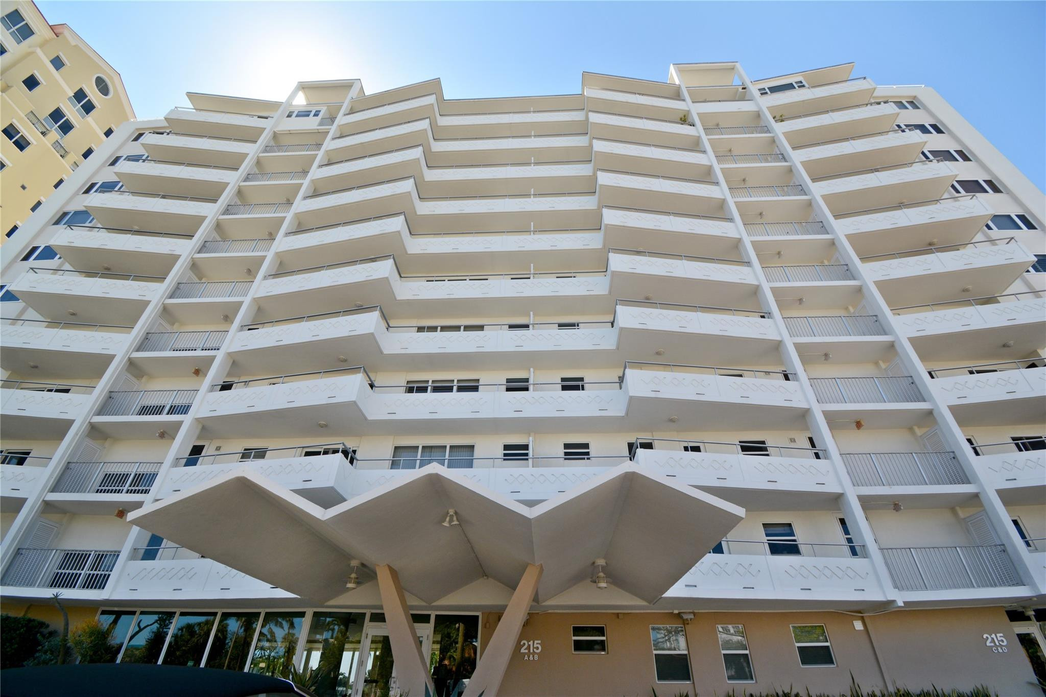 215 N Birch Road, #2b, Fort Lauderdale, FL 33304