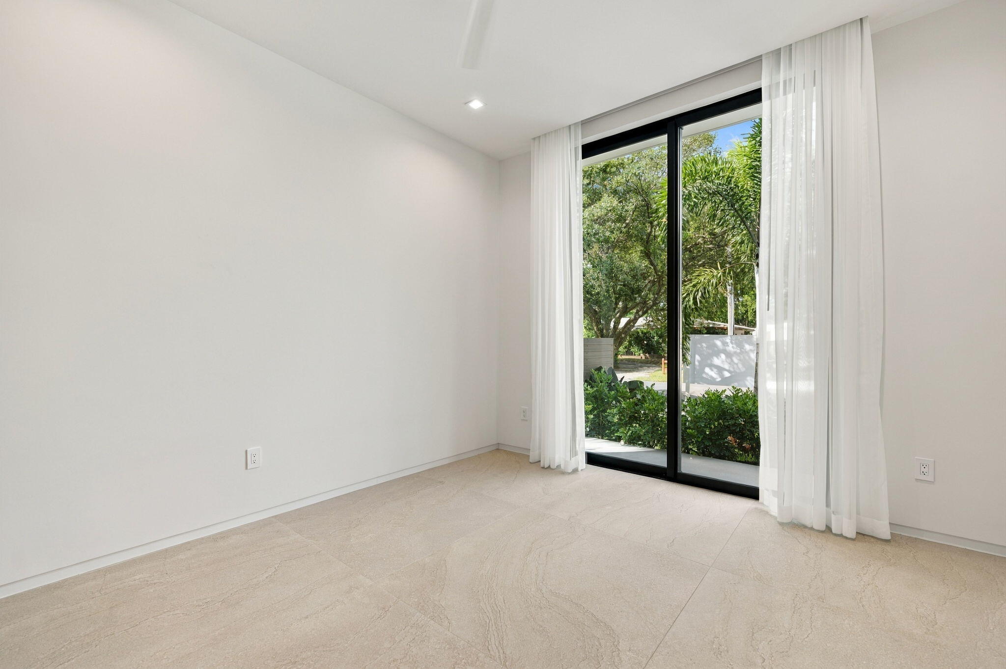14-web-or-mls-624-sw-8th-ave