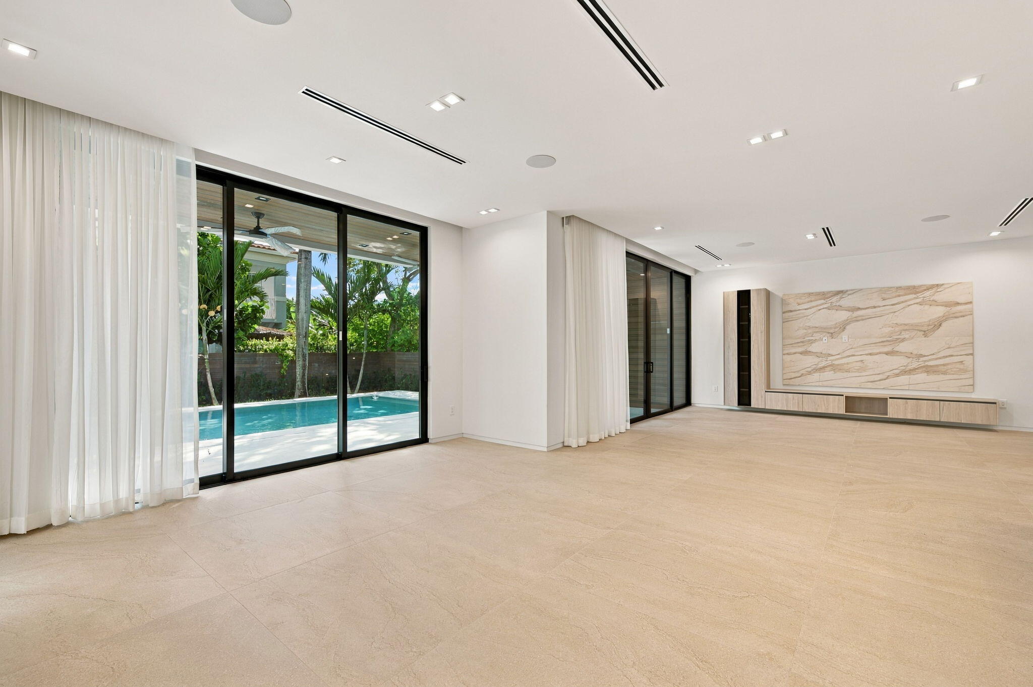 9-web-or-mls-624-sw-8th-ave