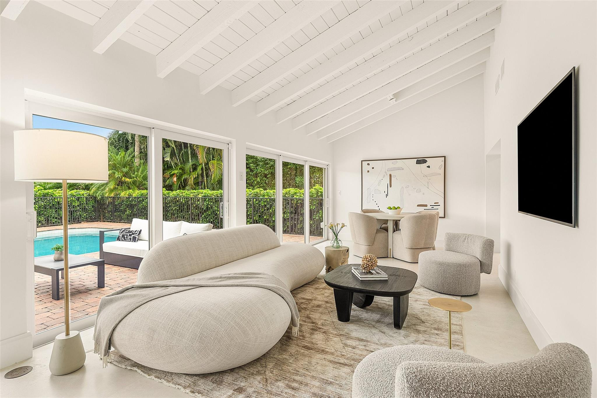 4877 Pineview Circle, Delray Beach, FL 33445