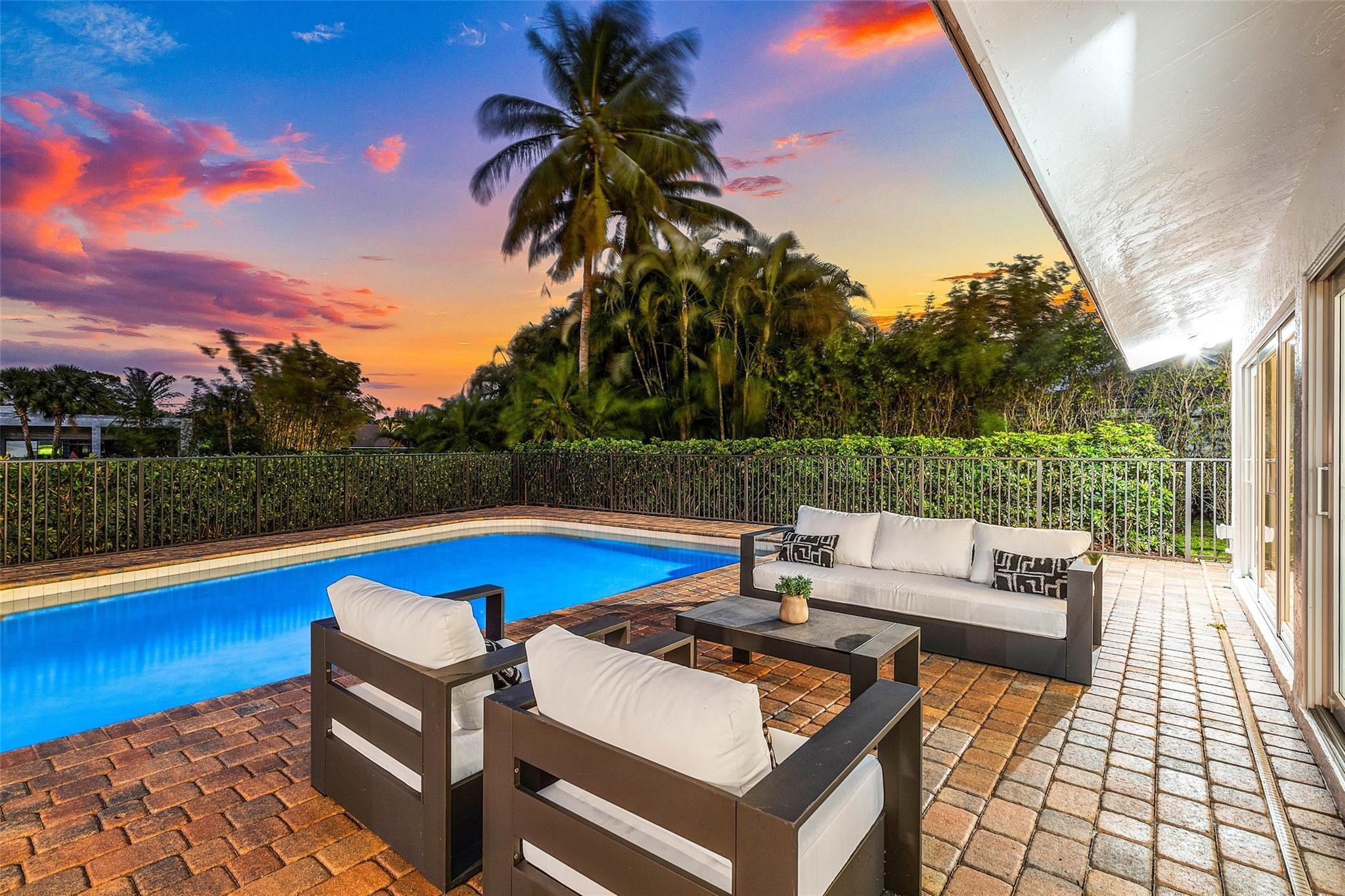4877 Pineview Circle, Delray Beach, FL 33445