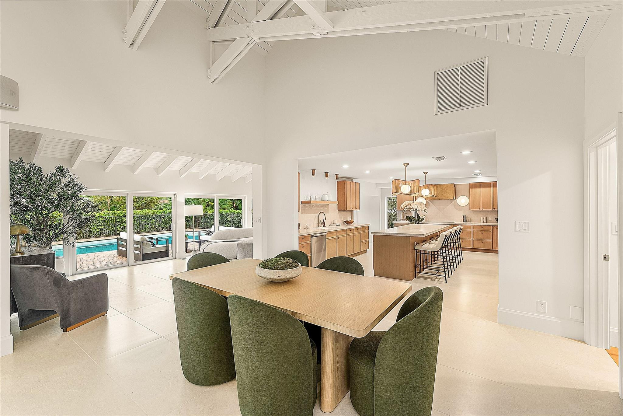 4877 Pineview Circle, Delray Beach, FL 33445