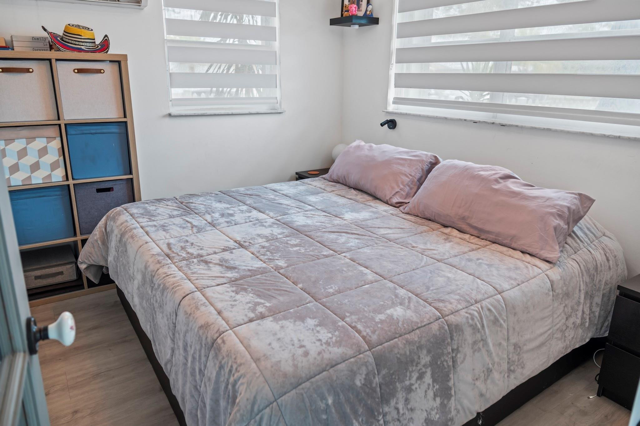 5829 Hayes Street, Hollywood, FL 33021