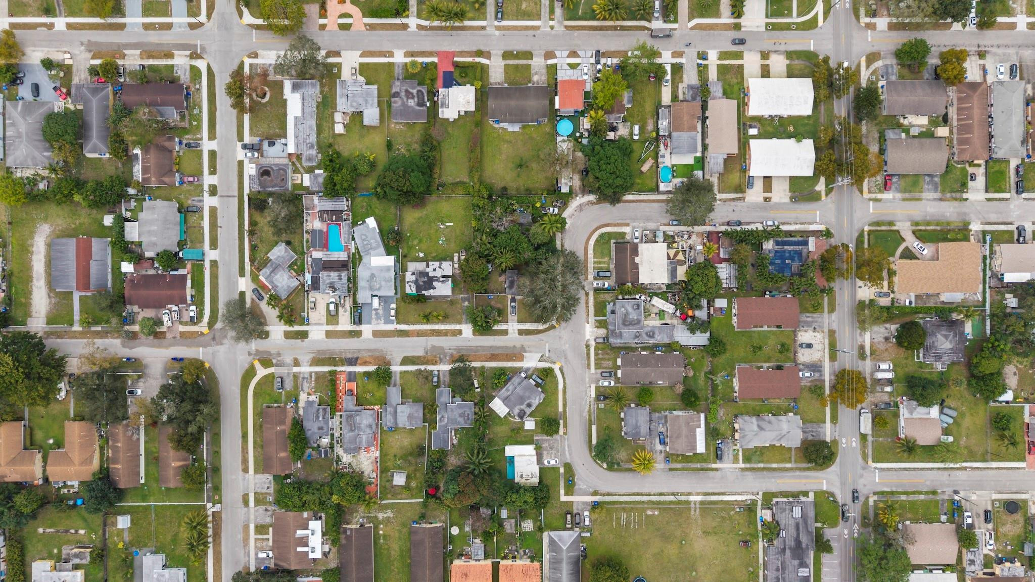 5829 Hayes Street, Hollywood, FL 33021