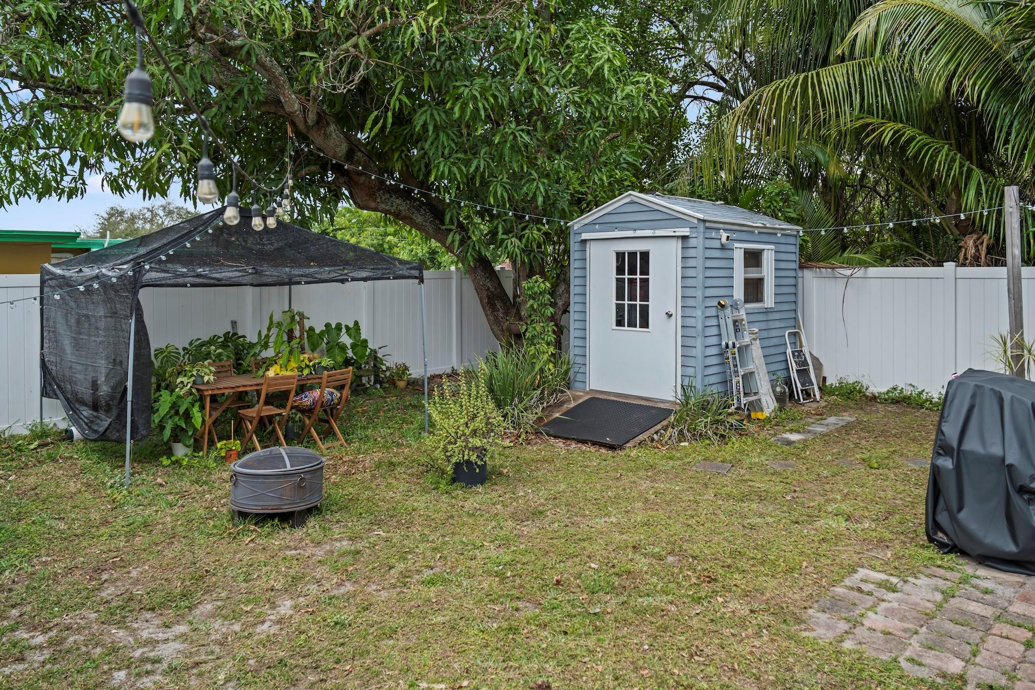 5829 Hayes Street, Hollywood, FL 33021