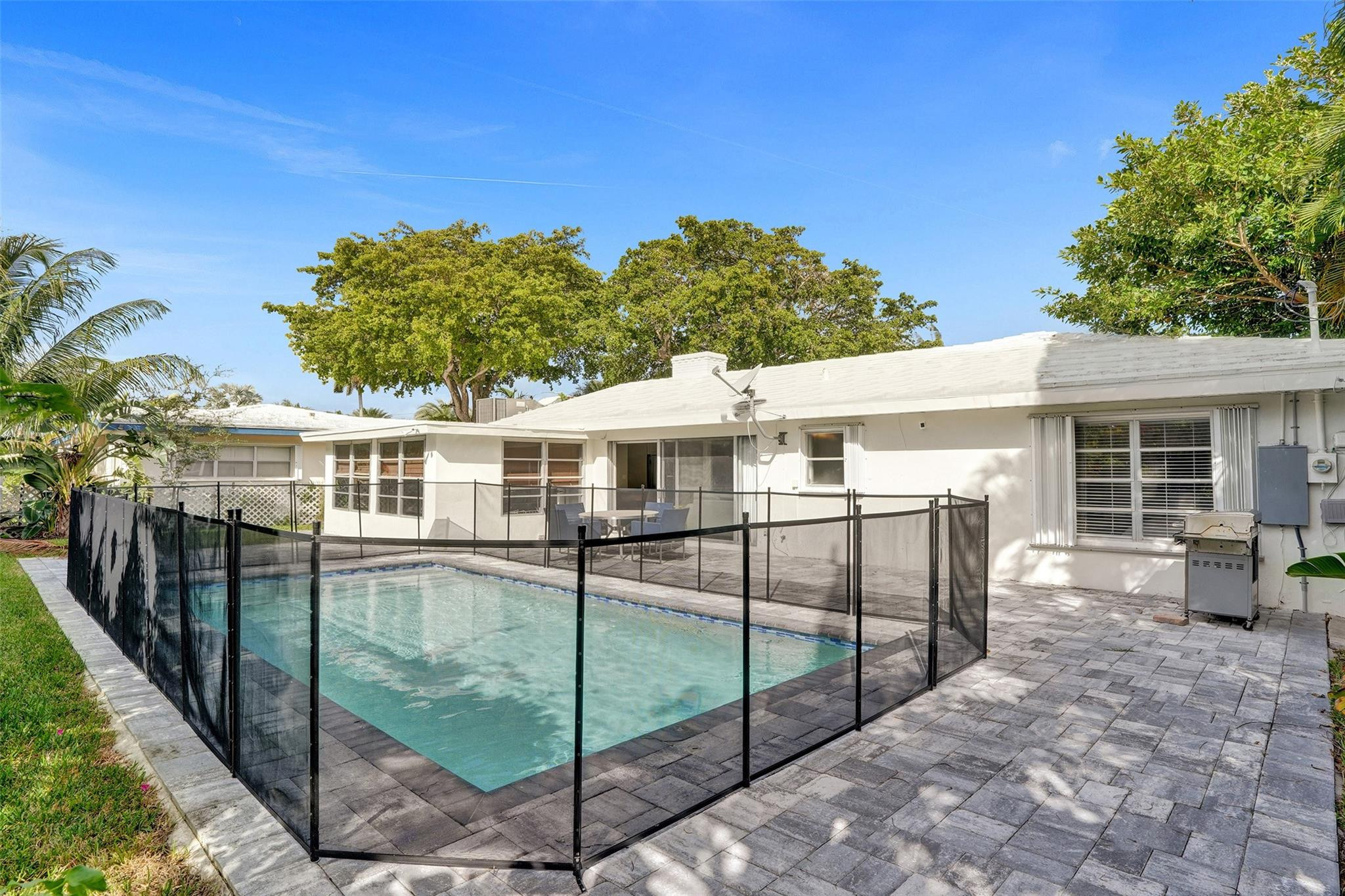 260 Allenwood Drive, Lauderdale By The Sea, FL 33308