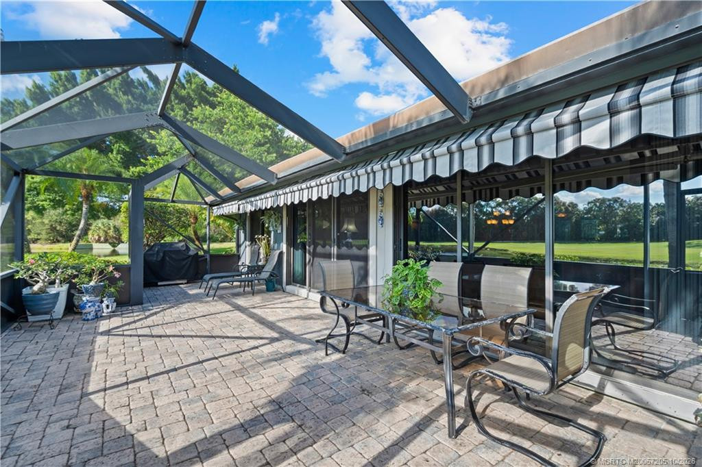spacious lanai