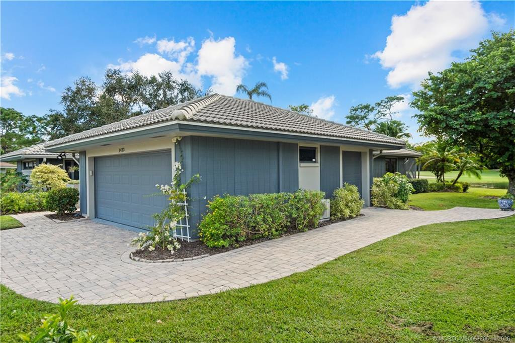 Large 2 car Garage PLUS golf cart garage