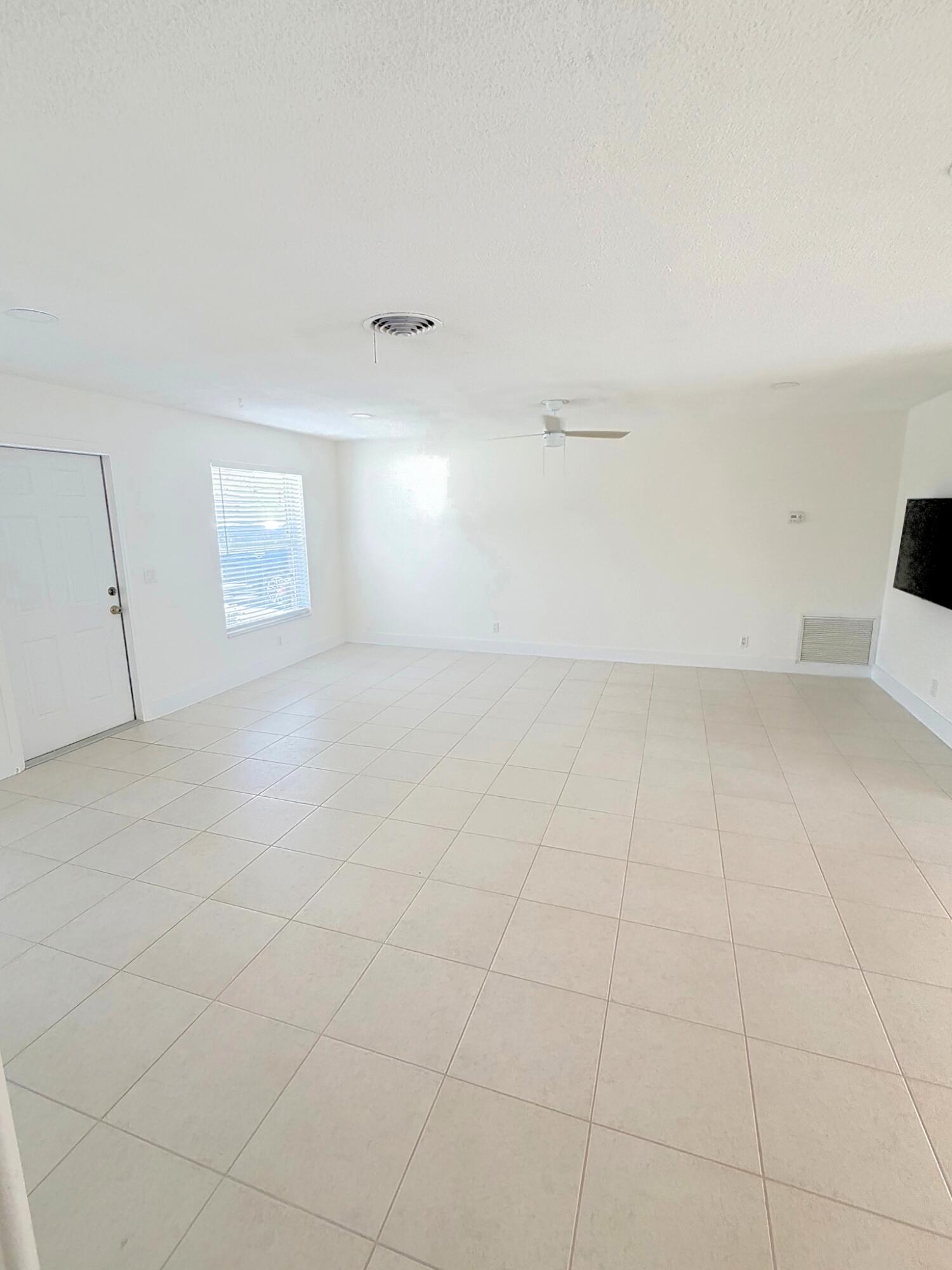 Manor Dr (26)