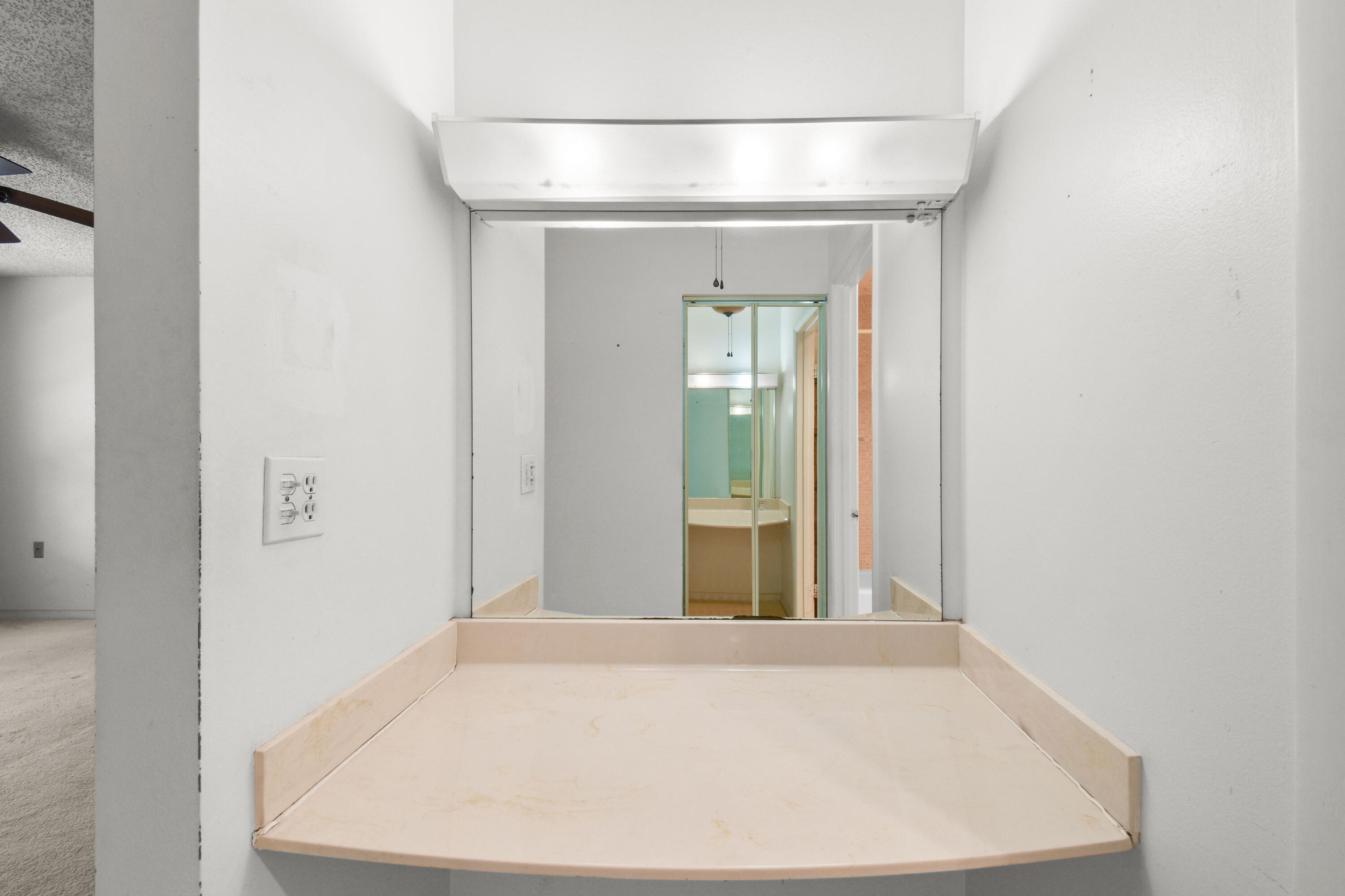 1097CirTerrW,AptC-Interior(16)