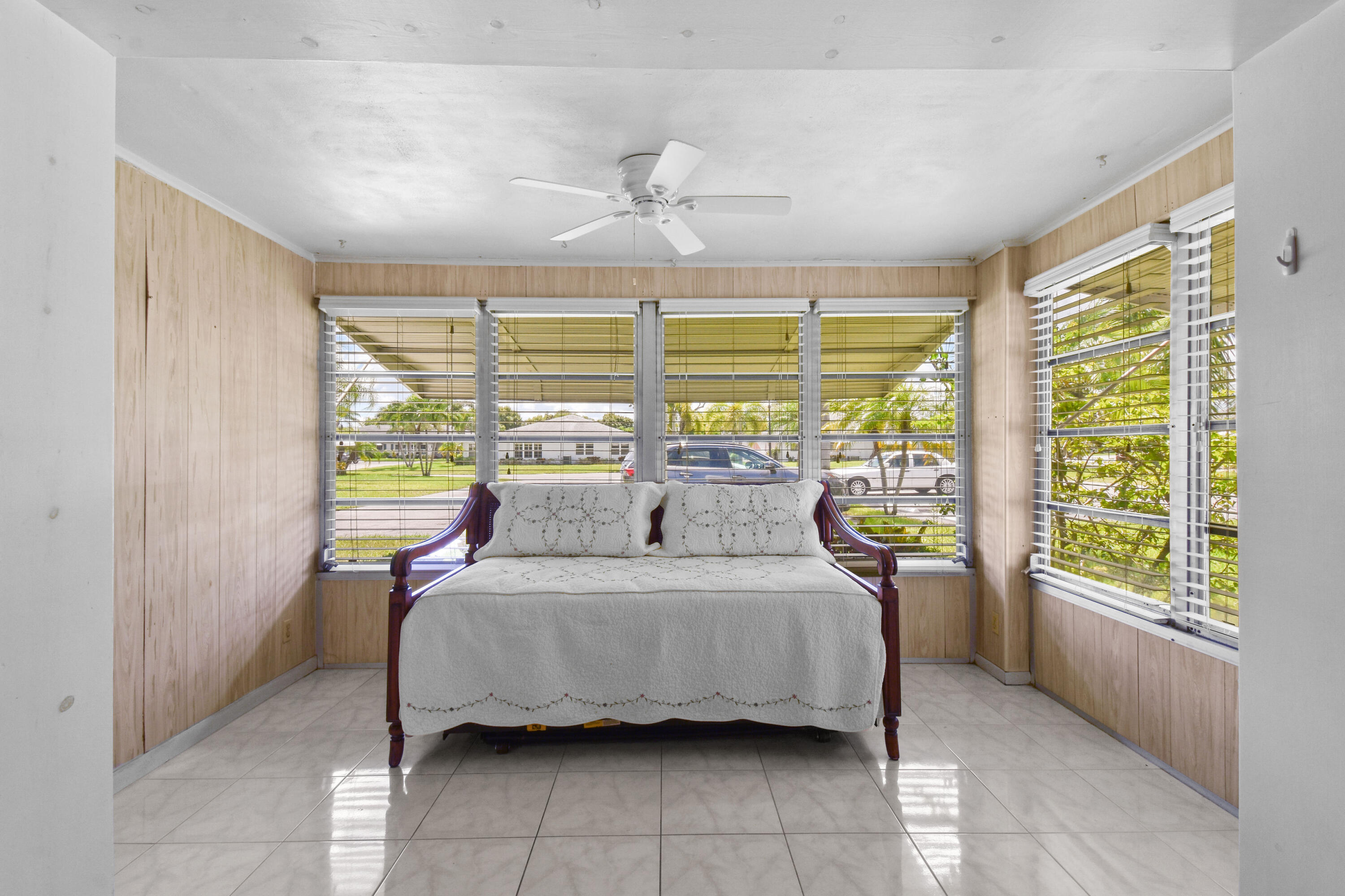 1097CirTerrW,AptC-Interior(4)