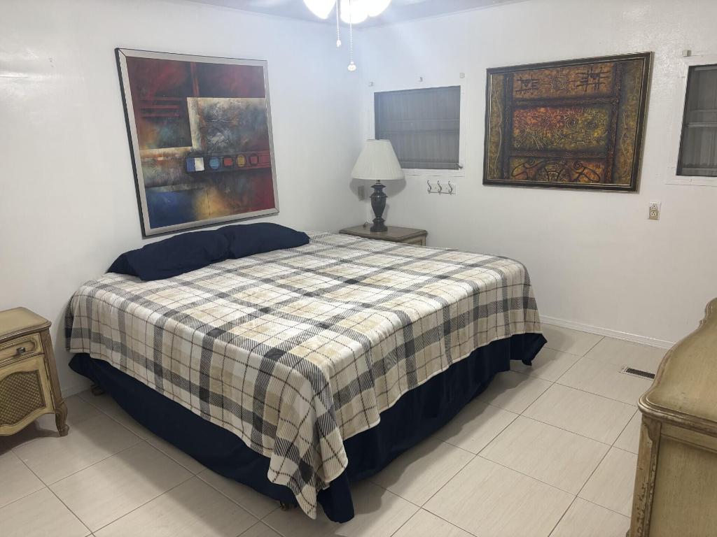 562 NE 47th St, Lot 393, Deerfield Beach, FL 33064