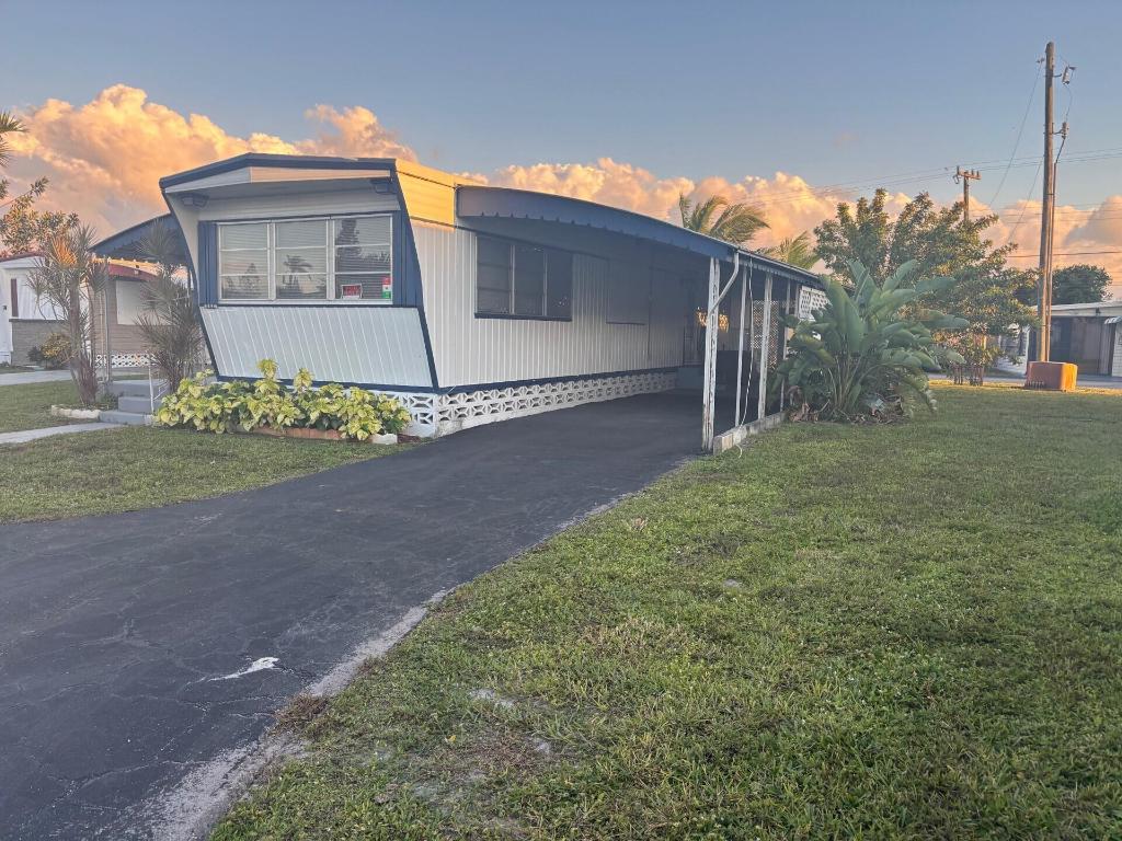 562 NE 47th St, Lot 393, Deerfield Beach, FL 33064