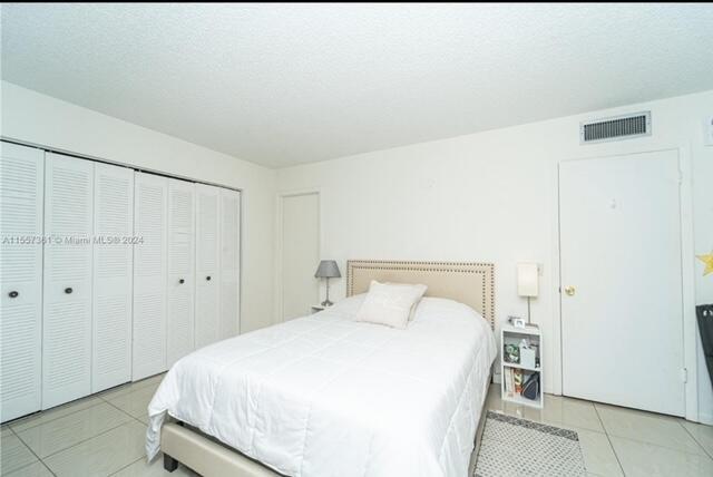 185 Normandy D Primary Bedroom