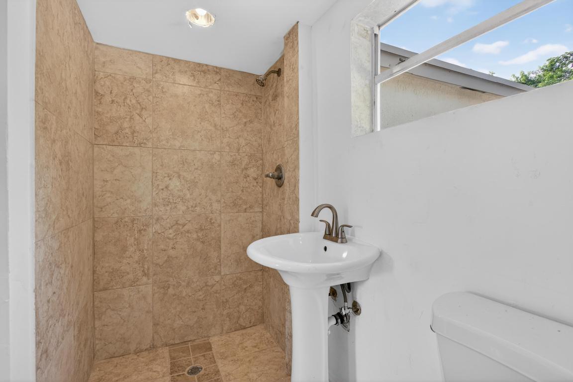 5183 NE 15th Avenue, Pompano Beach, FL 33064