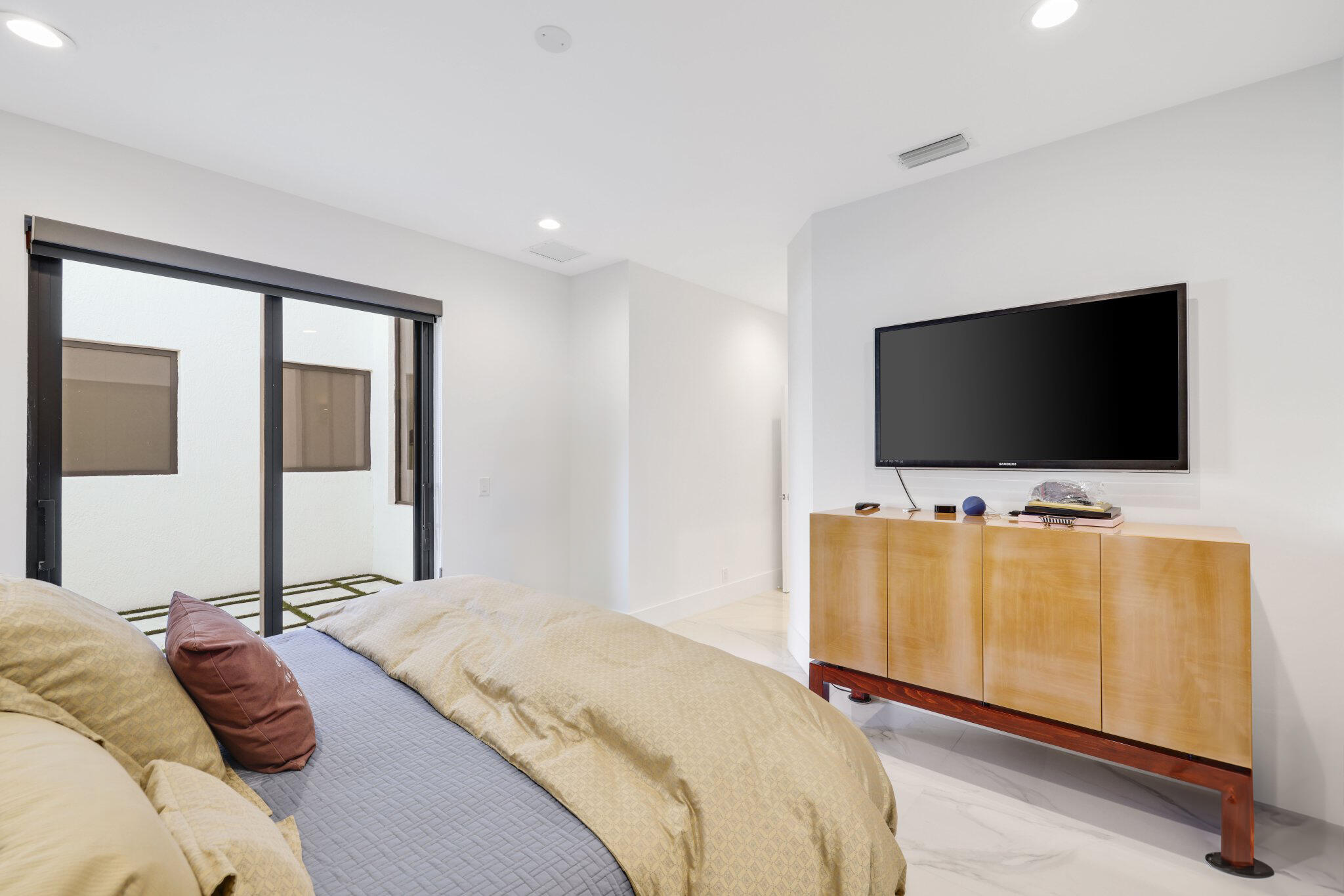 Downstairs Bedroom 2