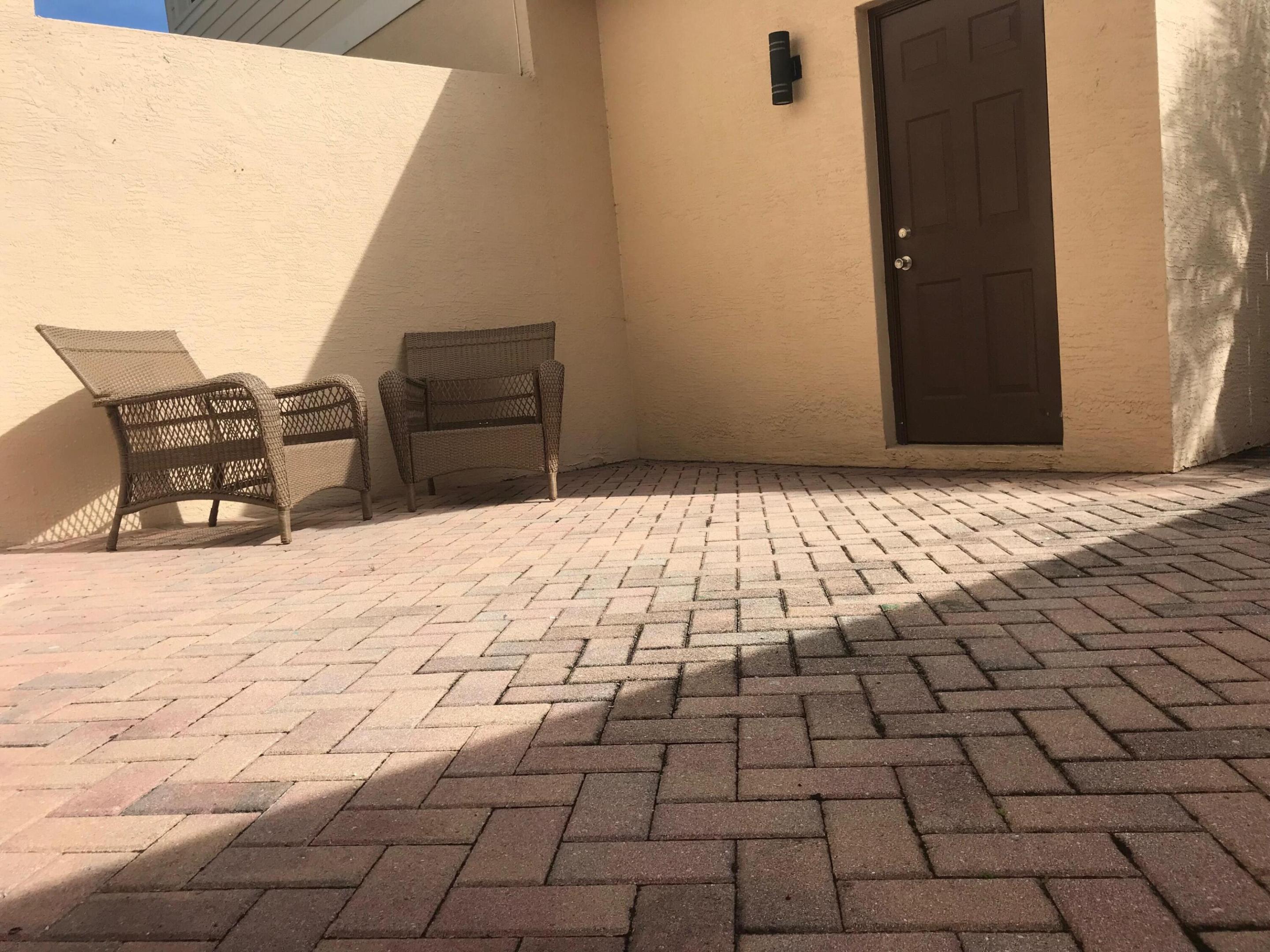 141 E Thatch Palm Circle, Jupiter, Jupiter, FL 33458