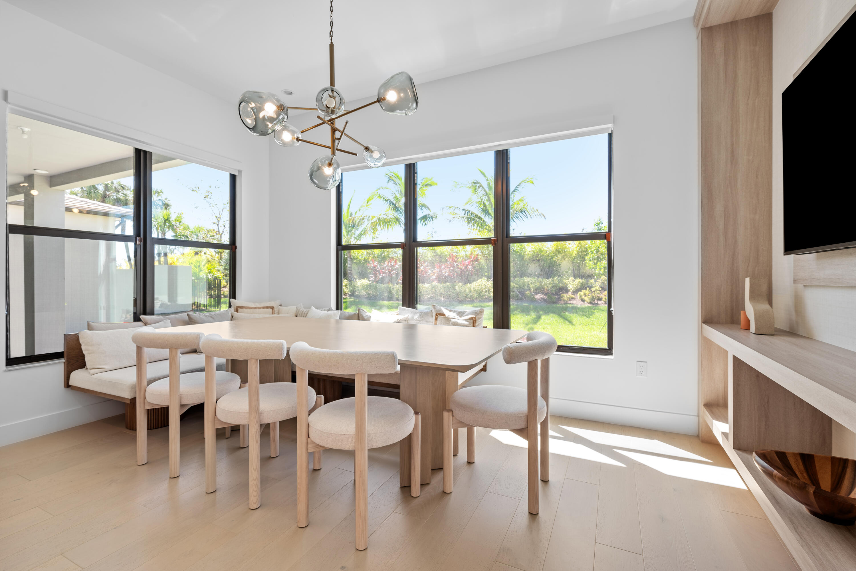 Eat In Kitchen
