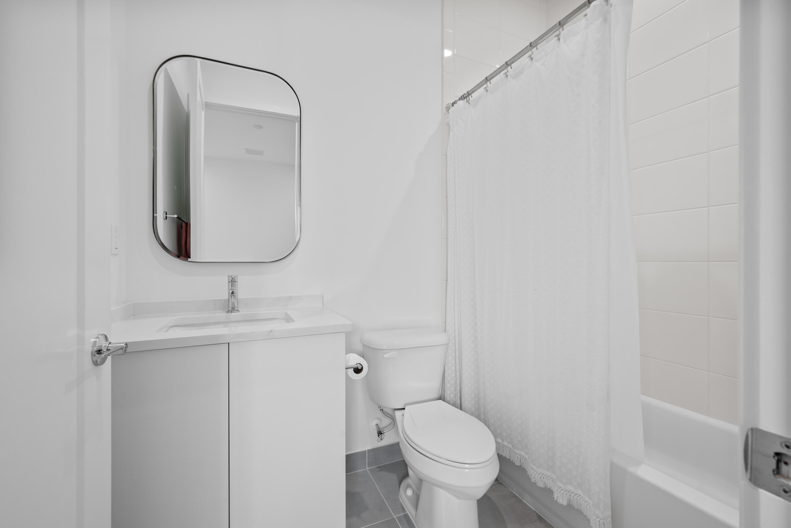 Ensuite Bathroom 2