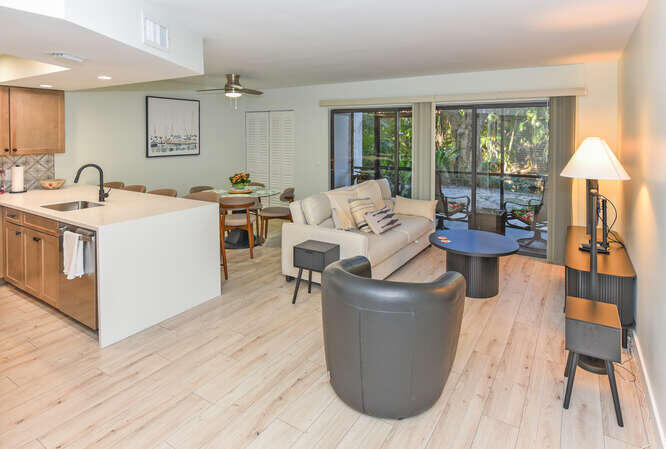 1605 US1 Apt E103 Jupiter FL-small-004-0