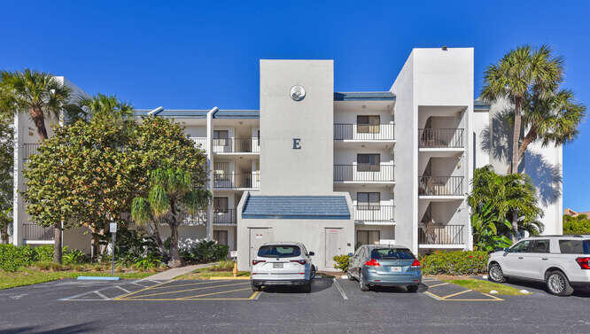 1605 US1 Apt E103 Jupiter FL-small-001-0