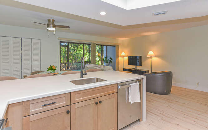 1605 US1 Apt E103 Jupiter FL-small-016-0