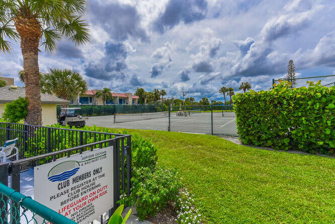 1605 US1 Apt E103 Jupiter FL-small-030-0