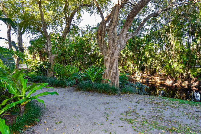 1605 US1 Apt E103 Jupiter FL-small-014-0