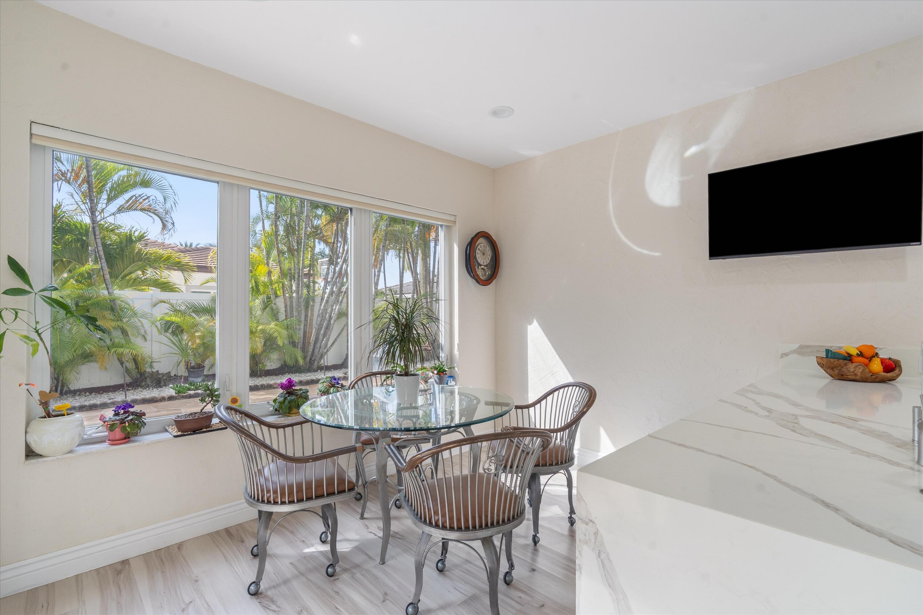 Breakfast room within the Kitchen