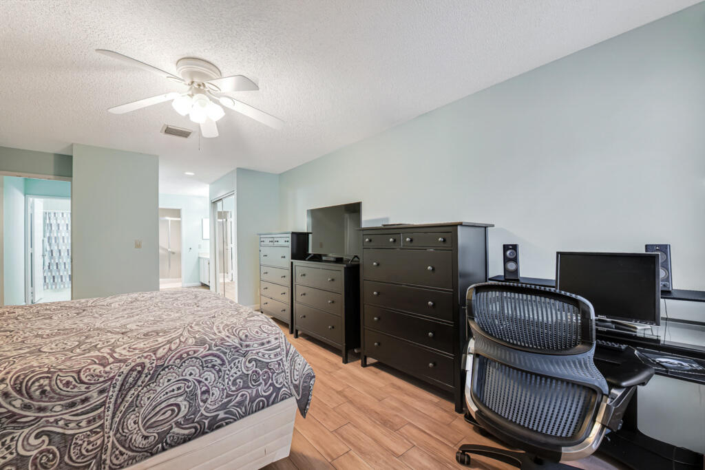 6235 Kings Gate Circle, Delray Beach, FL 33484