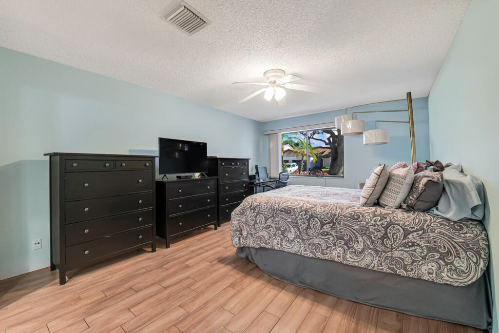 6235 Kings Gate Circle, Delray Beach, FL 33484