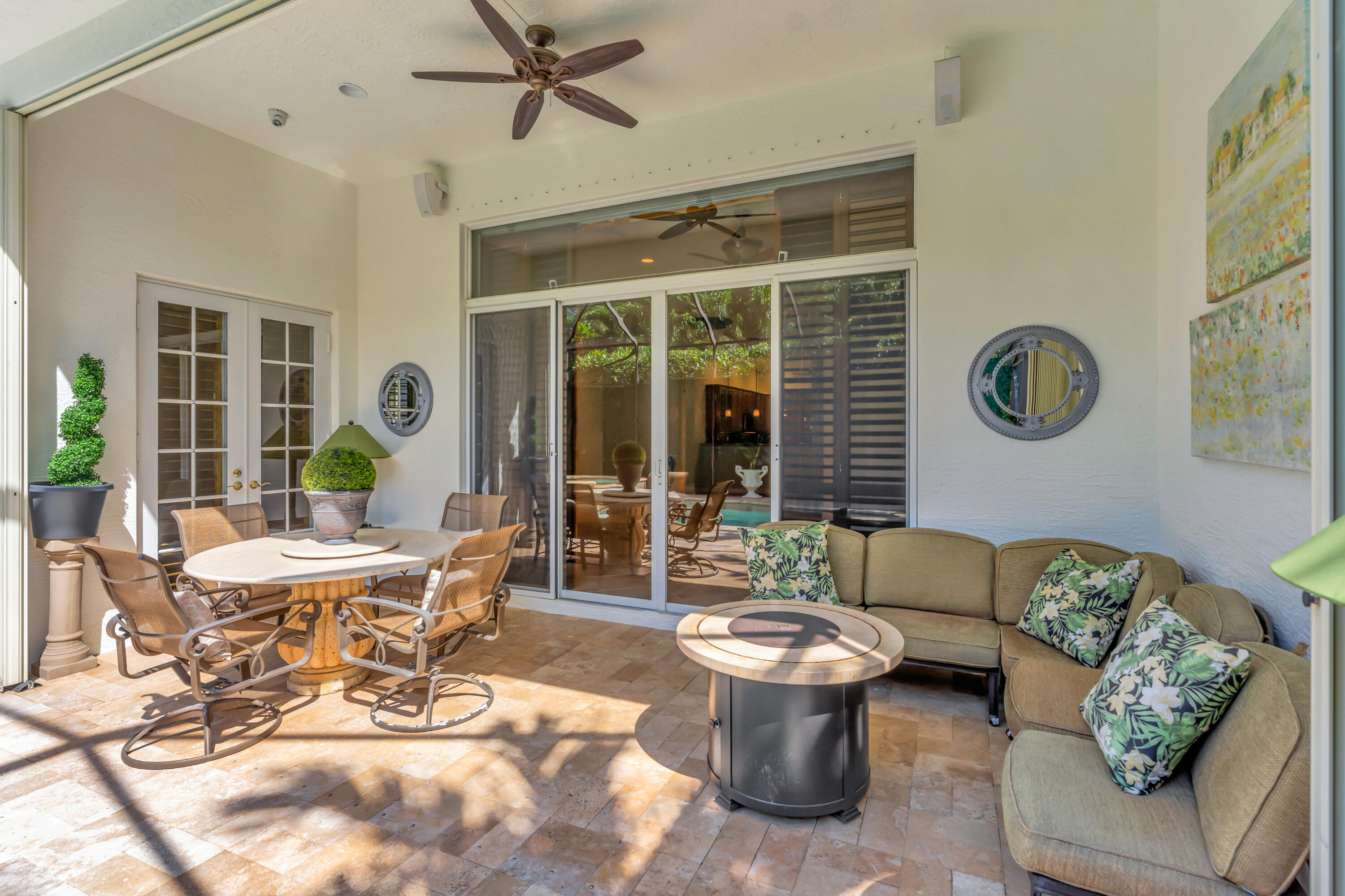 Daytime seating in loggia