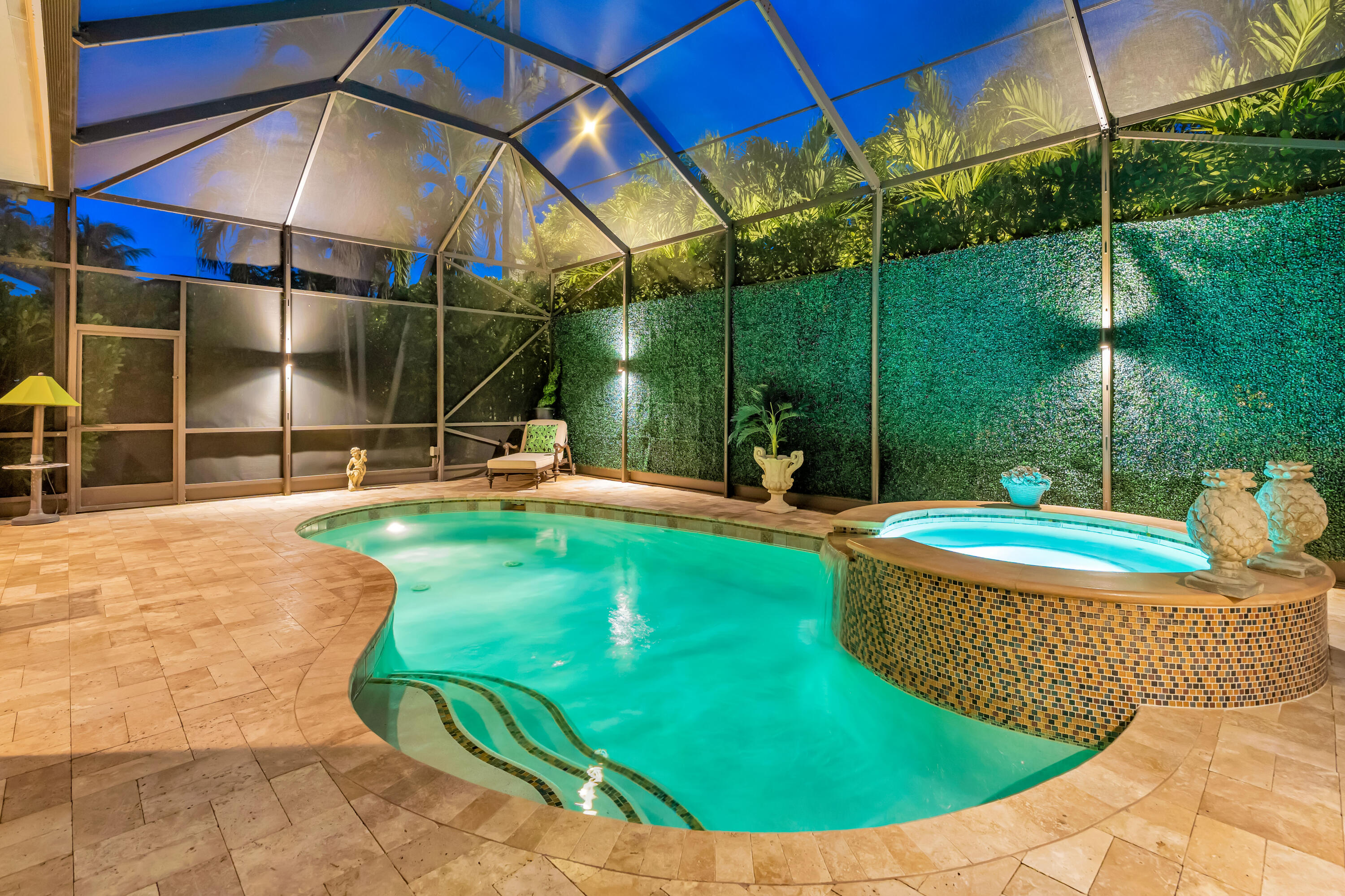 easy maintenance salt water pool with spa w PentAir remote control