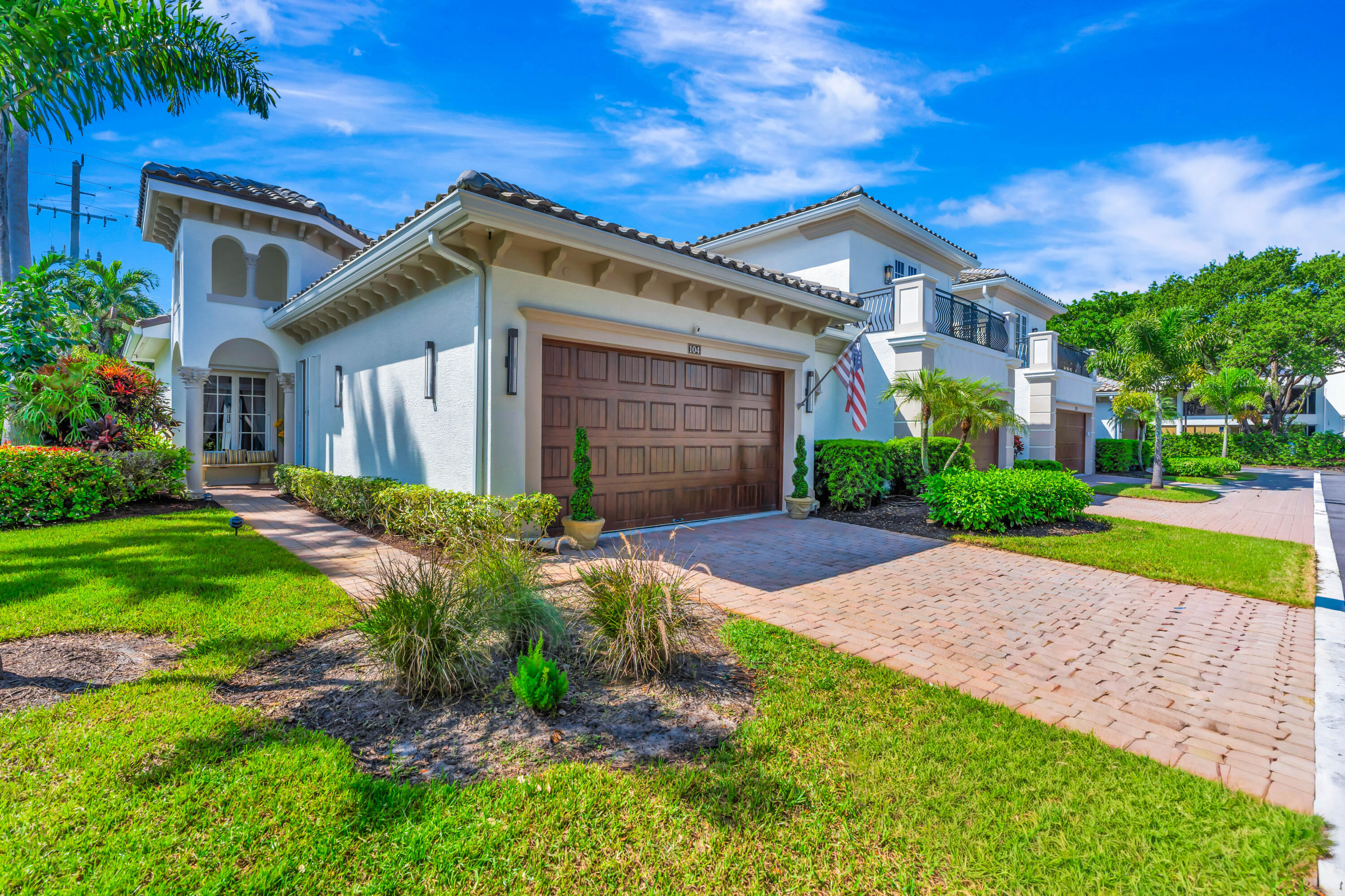 Midday overhead sun villa with generous side lot