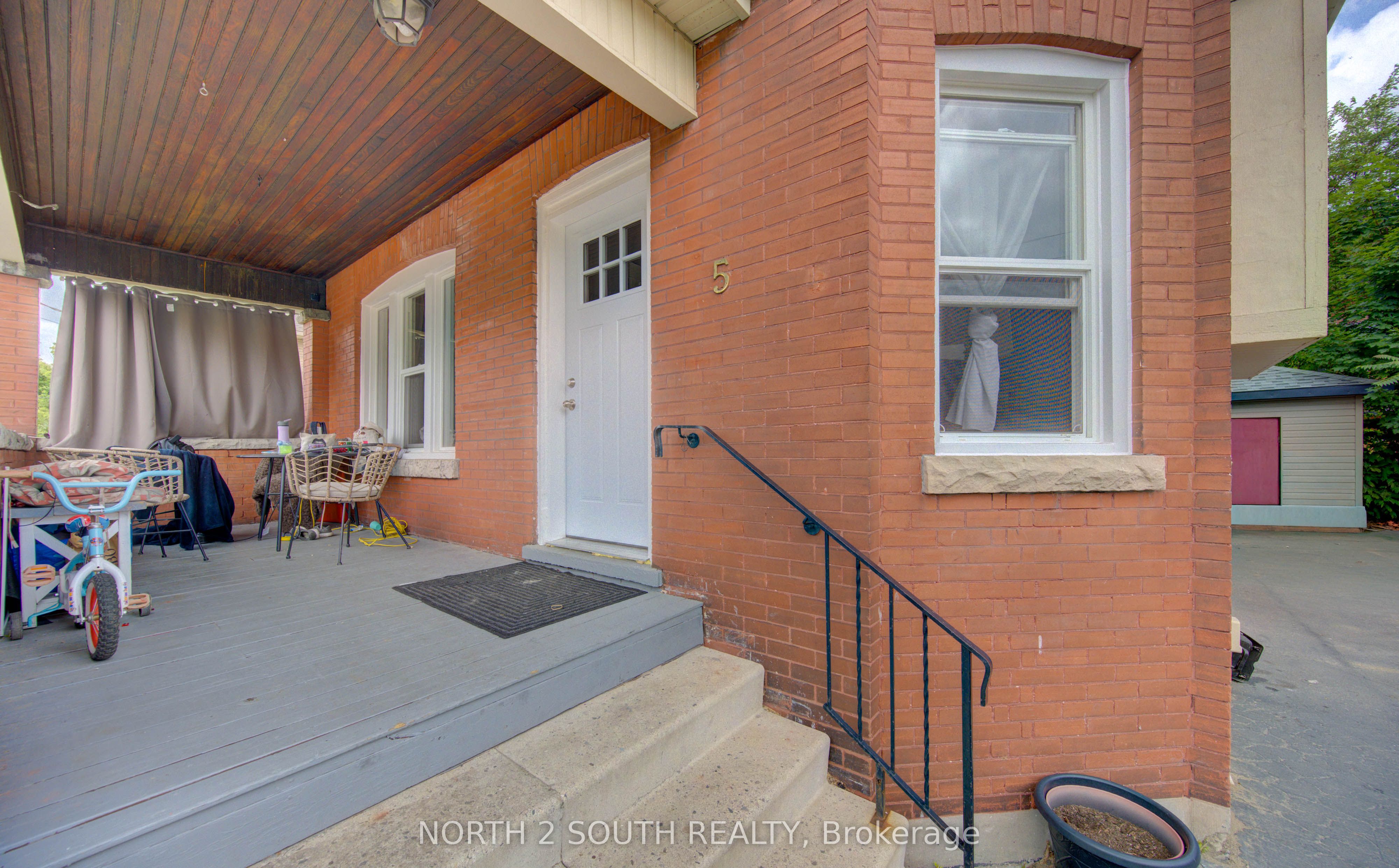5 Fleet Street, Brantford, Brantford ON N3T 3S8 5 Fleet Street, Brantford, Brantford ON N3T 3S8