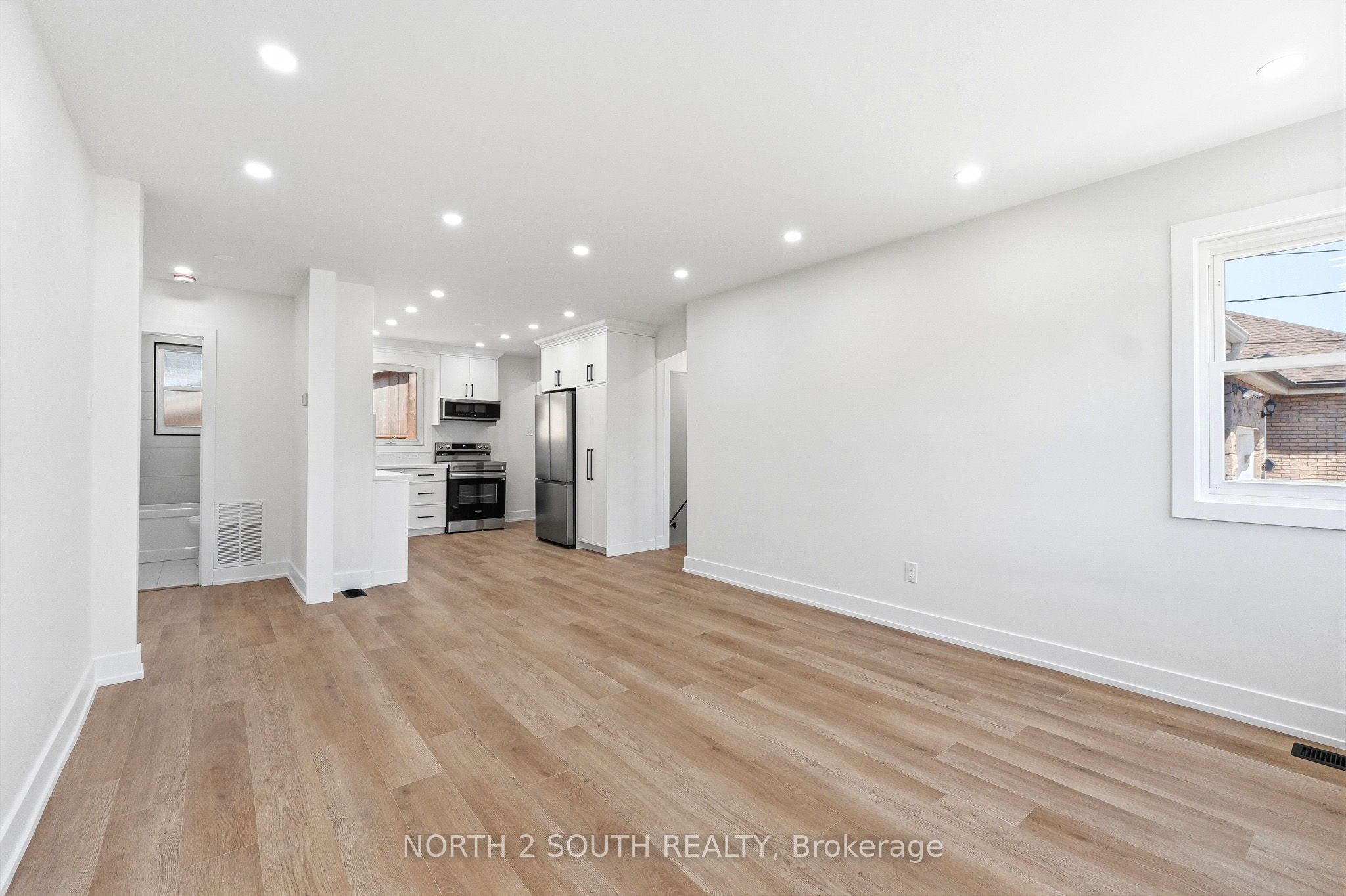 63 Chester Road, Hamilton, Hamilton ON L8E 1Y1