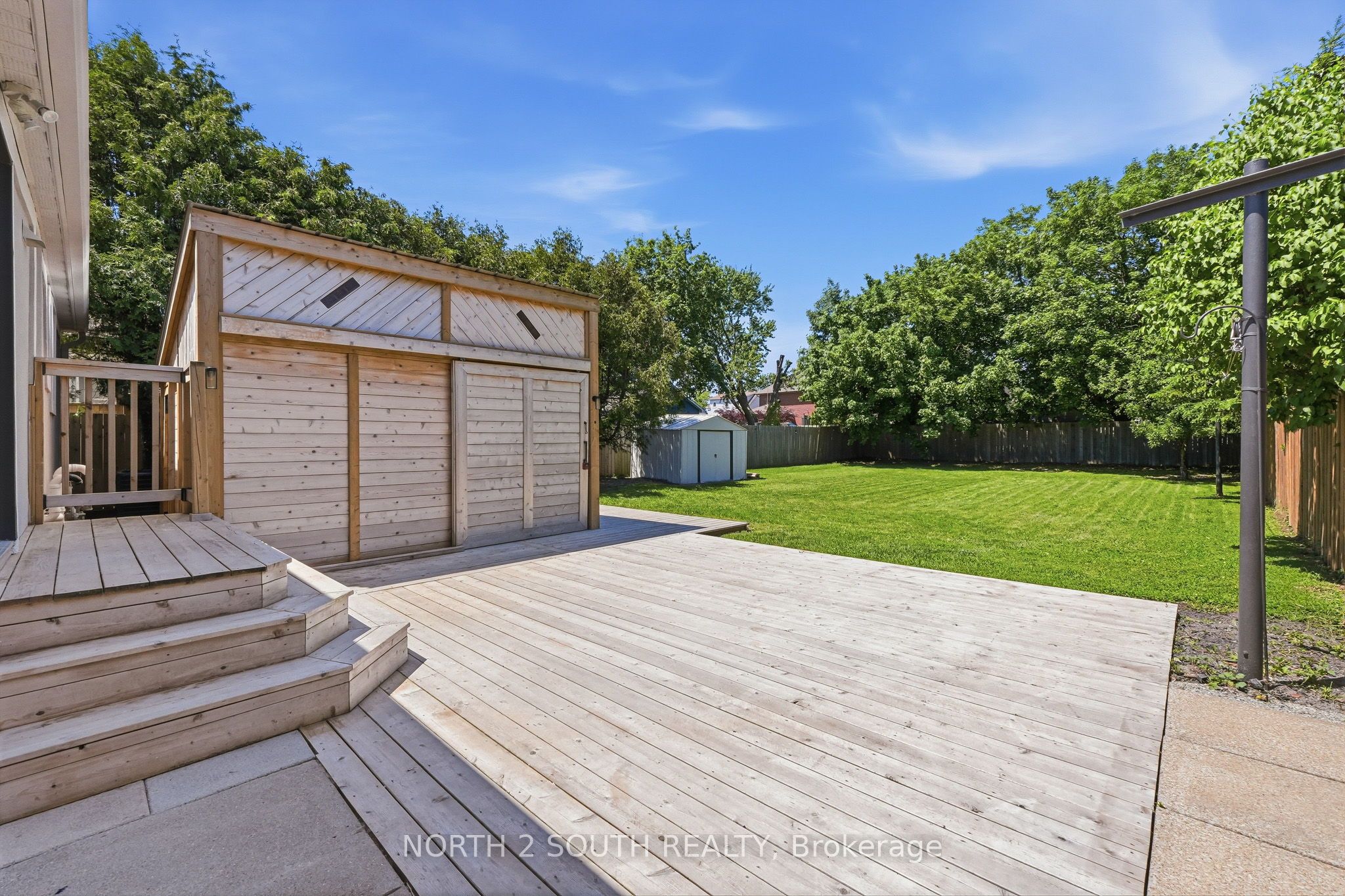 63 Chester Road, Hamilton, Hamilton ON L8E 1Y1