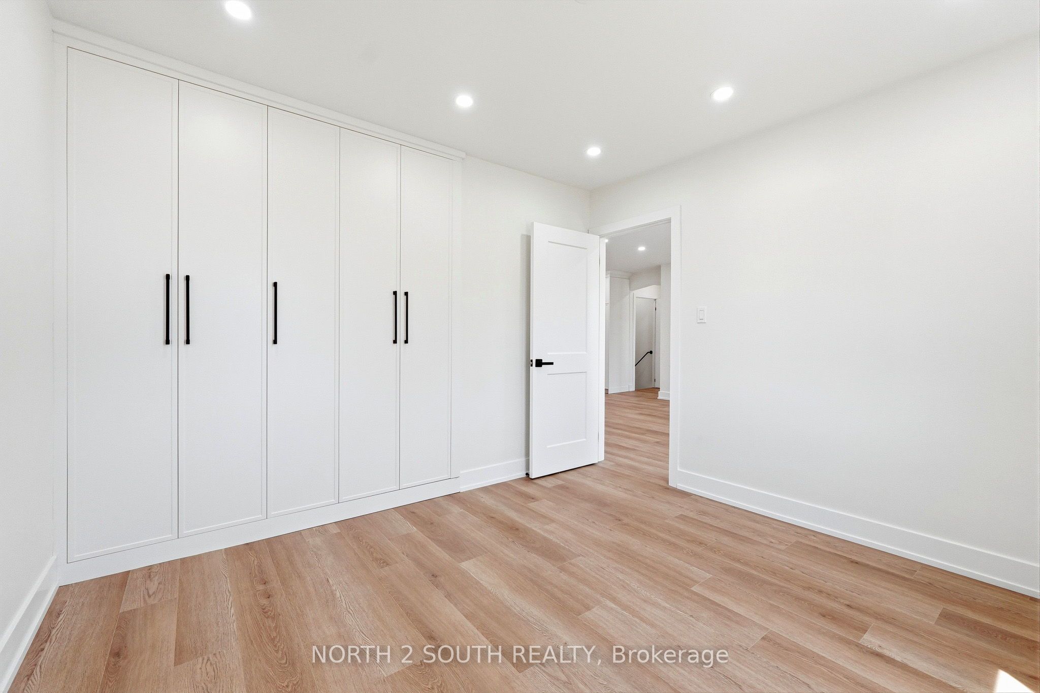 63 Chester Road, Hamilton, Hamilton ON L8E 1Y1