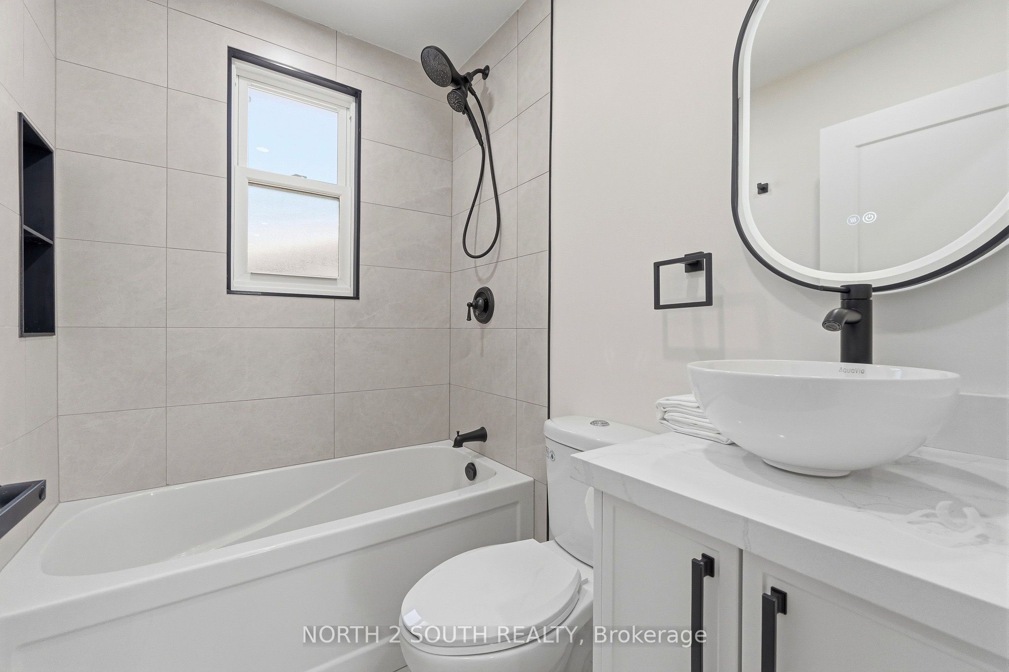 63 Chester Road, Hamilton, Hamilton ON L8E 1Y1