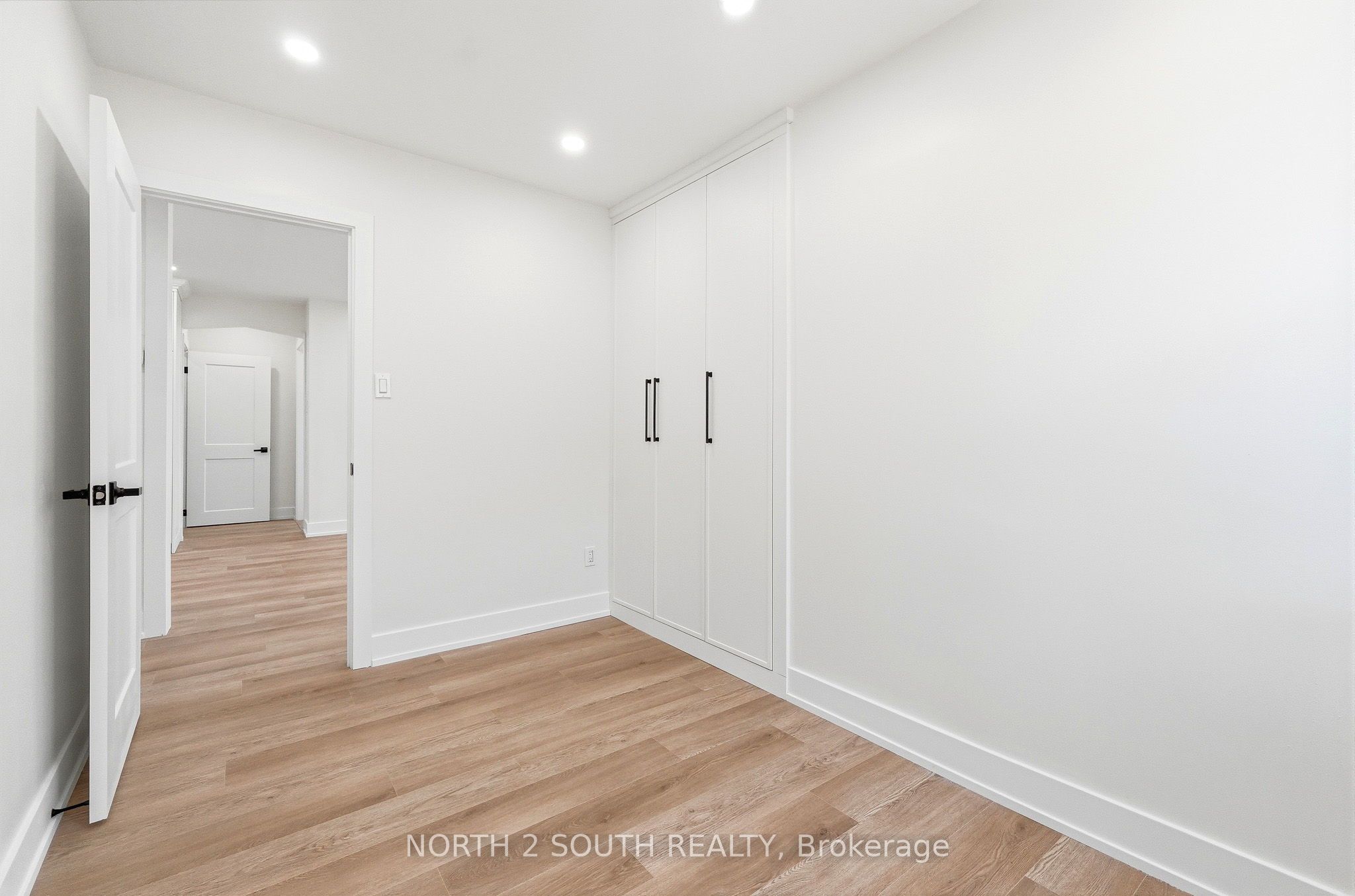63 Chester Road, Hamilton, Hamilton ON L8E 1Y1