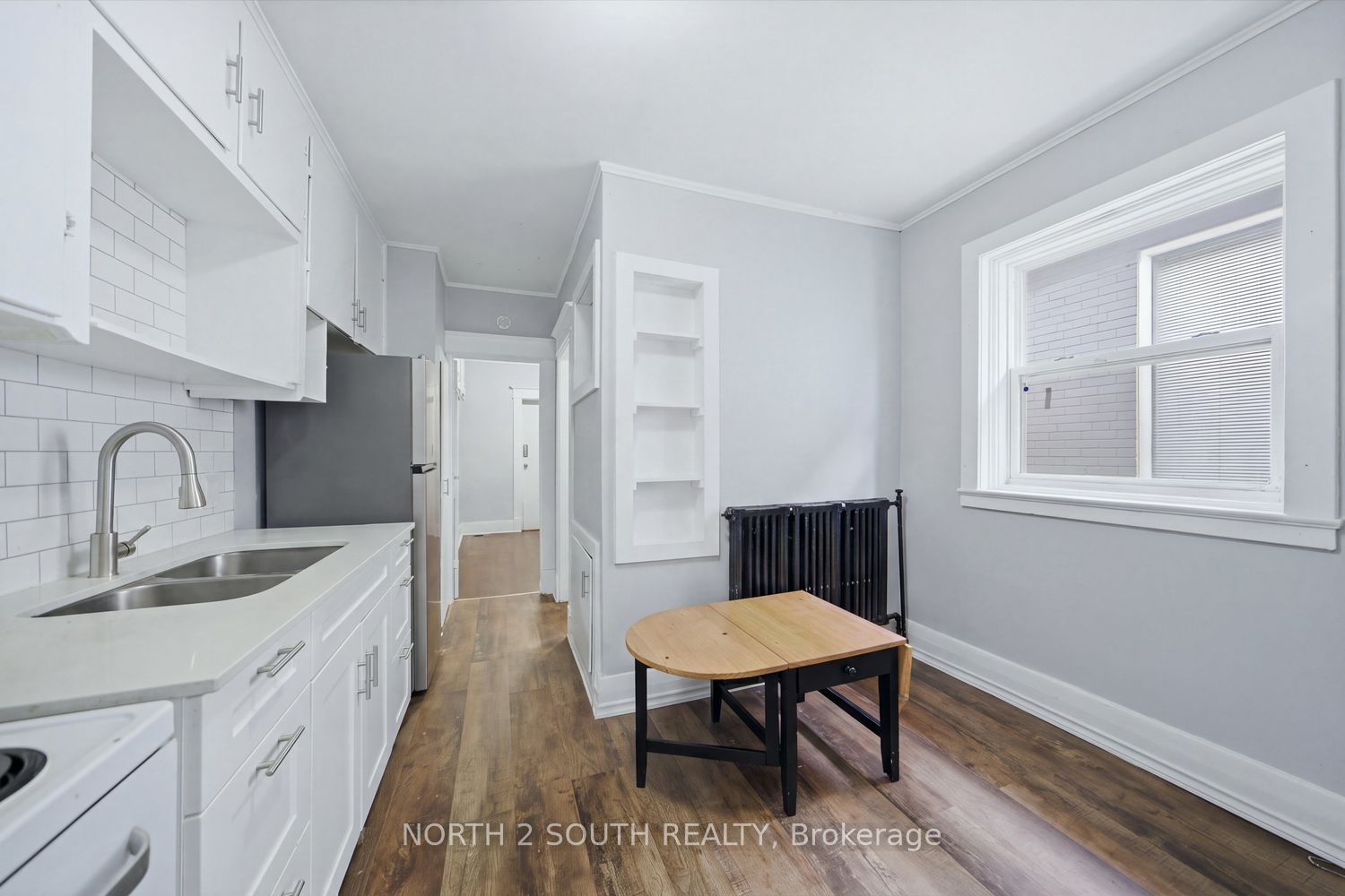 880 Dundas Street E, London East, Middlesex ON N5W 3A1