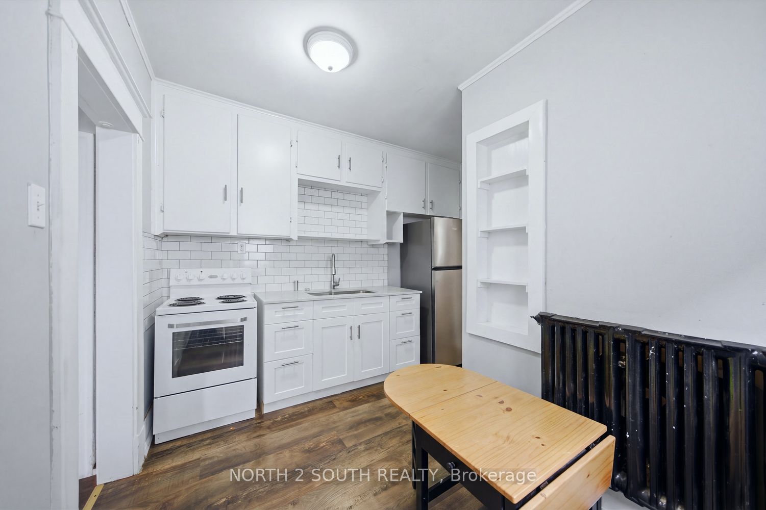 880 Dundas Street E, London East, Middlesex ON N5W 3A1