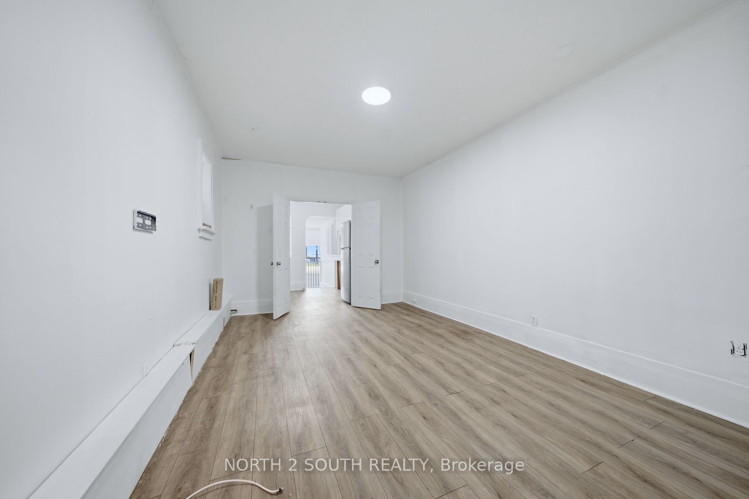 880 Dundas Street E, London East, Middlesex ON N5W 3A1