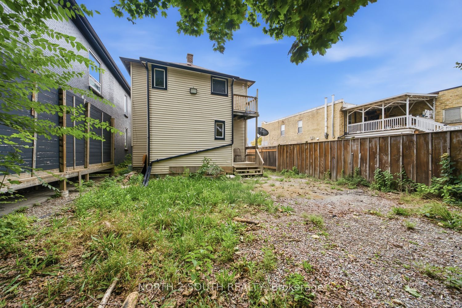 880 Dundas Street E, London East, Middlesex ON N5W 3A1